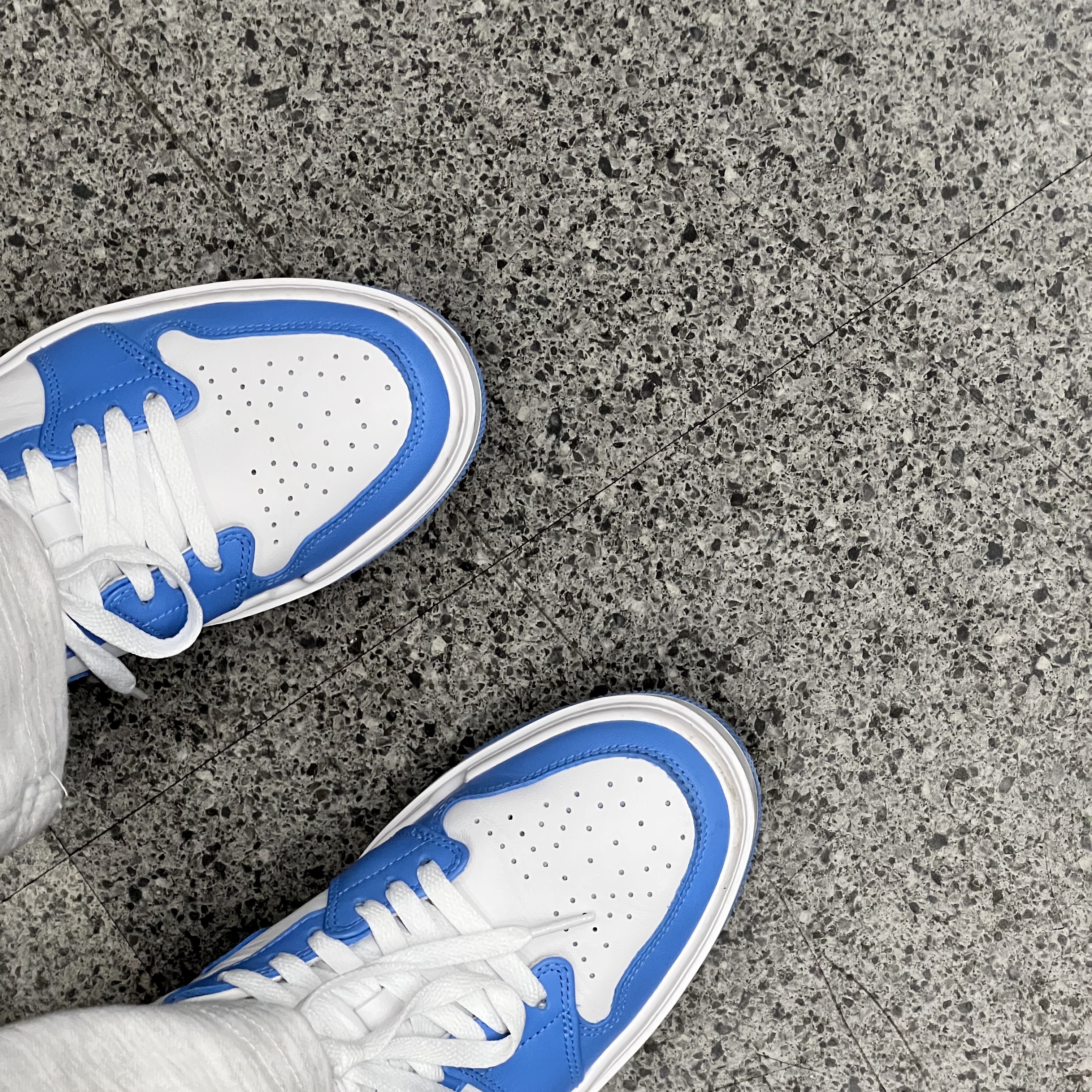 (W) Jordan 1 Elevate Low SE University Blue 착용 스타일 - 2