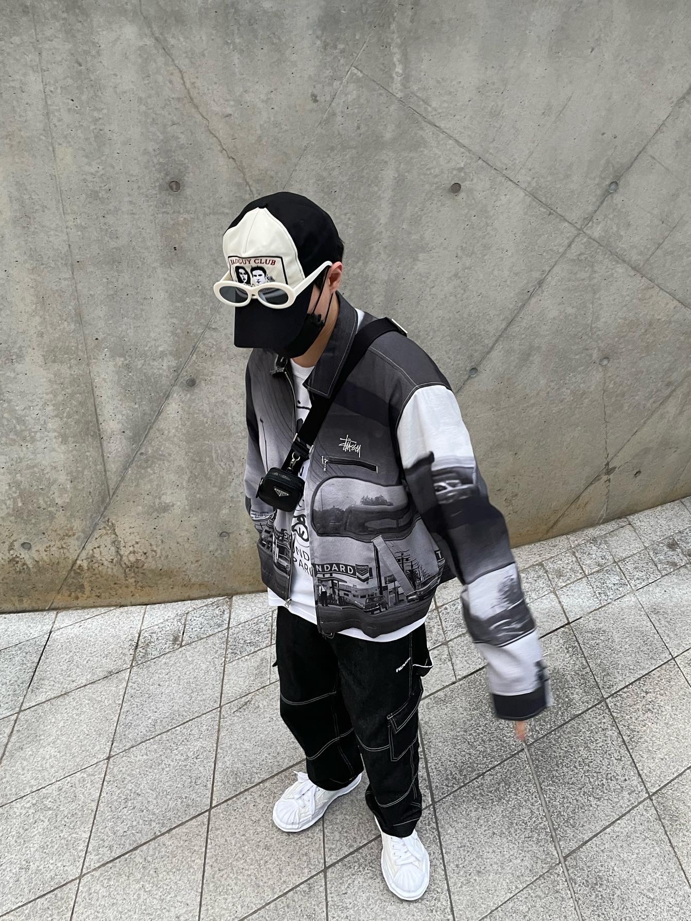 Stussy Hopper Jacket Black, Maison Mihara Yasuhiro Blakey OG Sole Canvas Low-top Sneakers White 착용 스타일 - 2