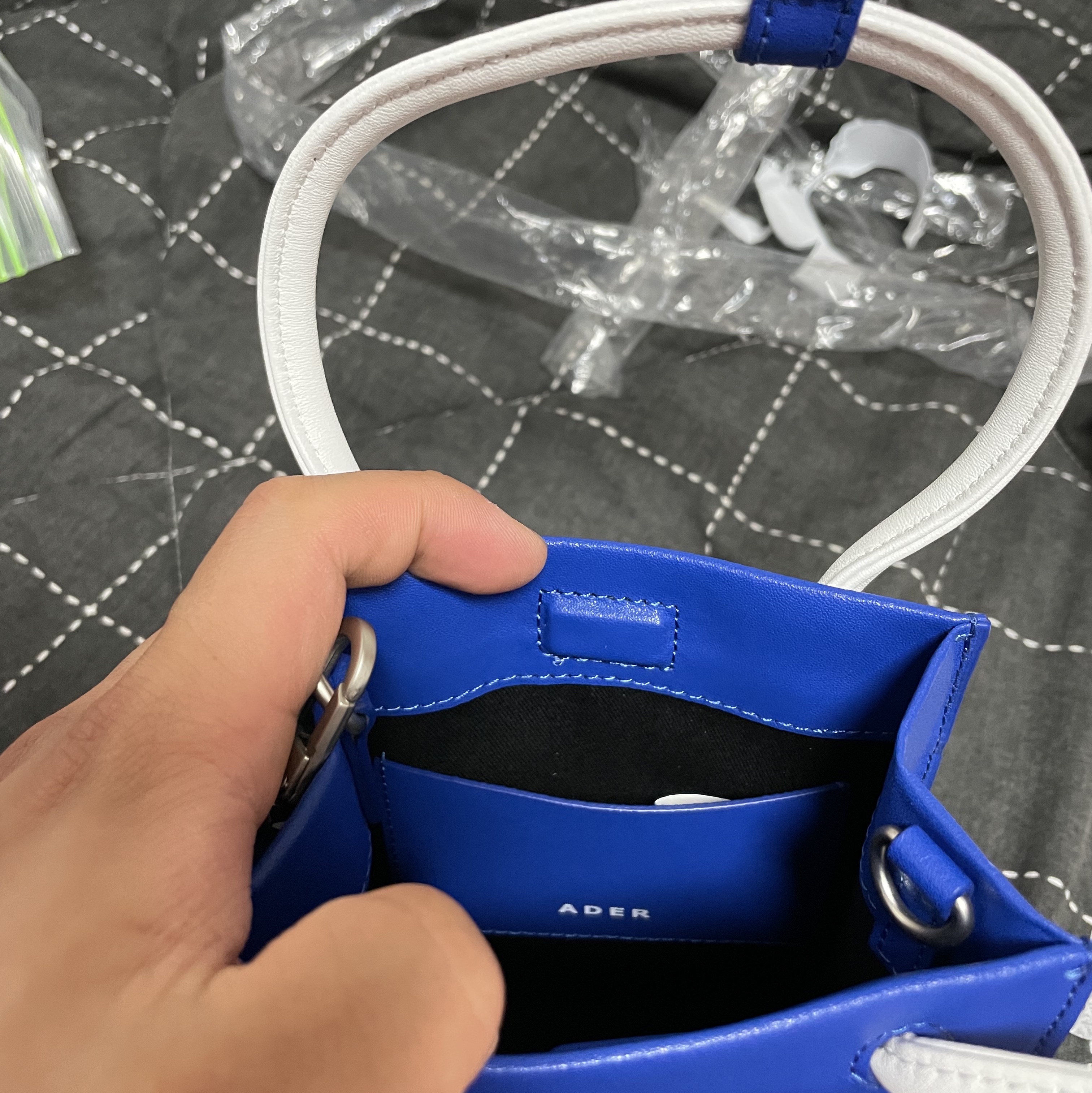Ader Error Small Shopper Bag Blue 착용 스타일 - 5