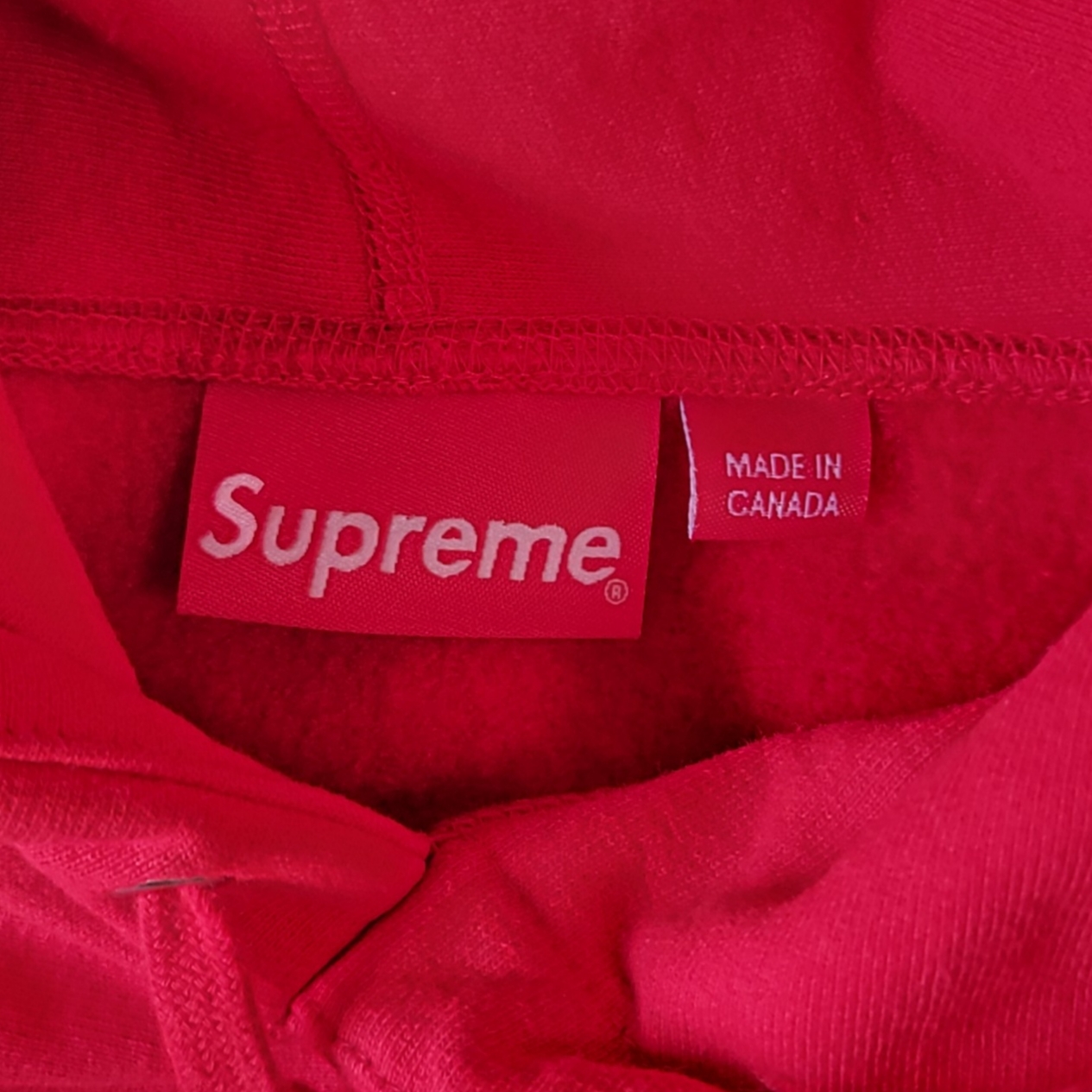 Supreme Capital Hooded Sweatshirt Red - 22FW 착용 스타일 - 3