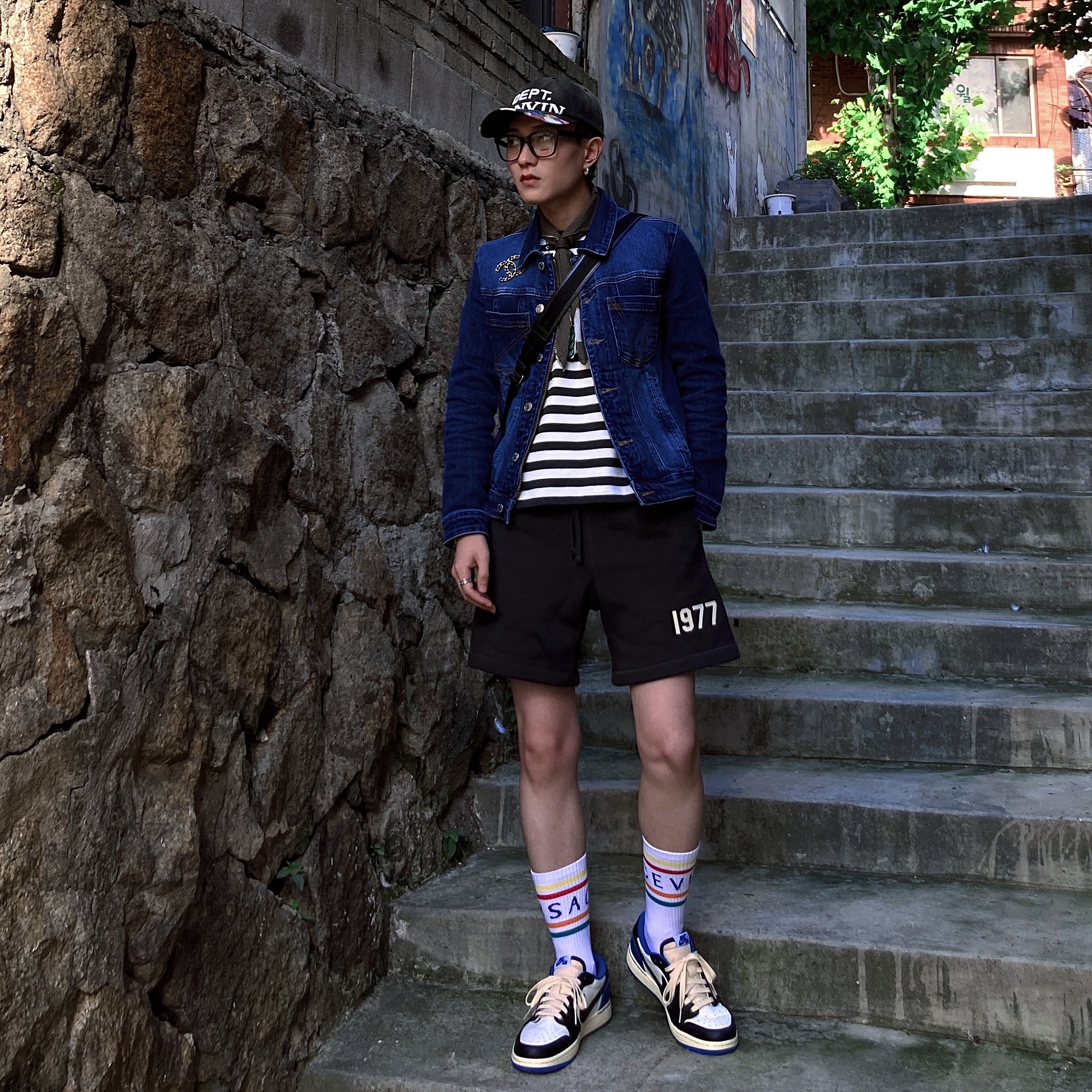 Jordan 1 x Travis Scott x Fragment Retro Low OG SP Military Blue, Wooyoungmi Square Mini Bag Black 착용 스타일 - 2