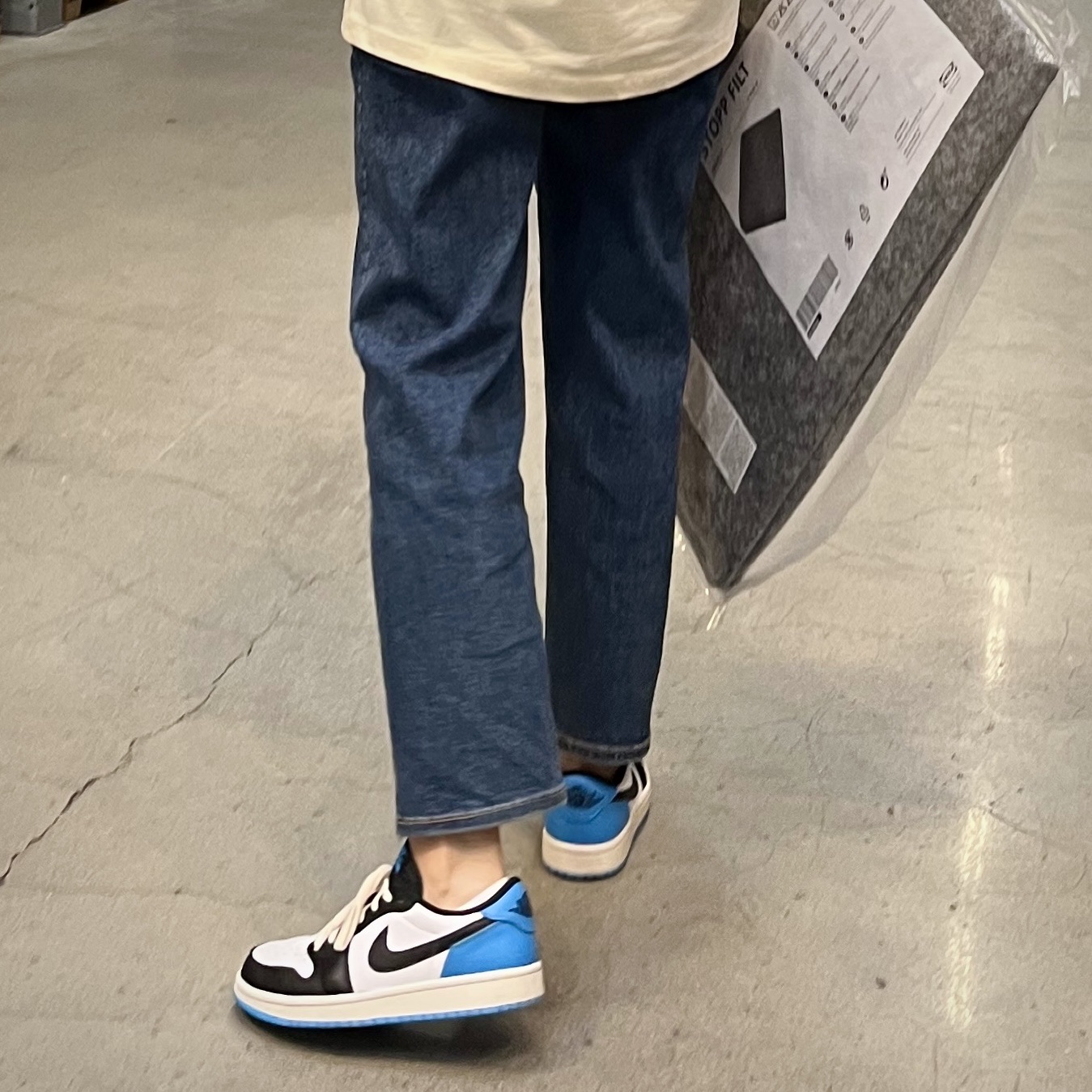 Jordan 1 Retro Low OG Black and Dark Powder Blue, (W) Jordan 1 Retro Low OG Black and Dark Powder Blue 착용 스타일 - 2