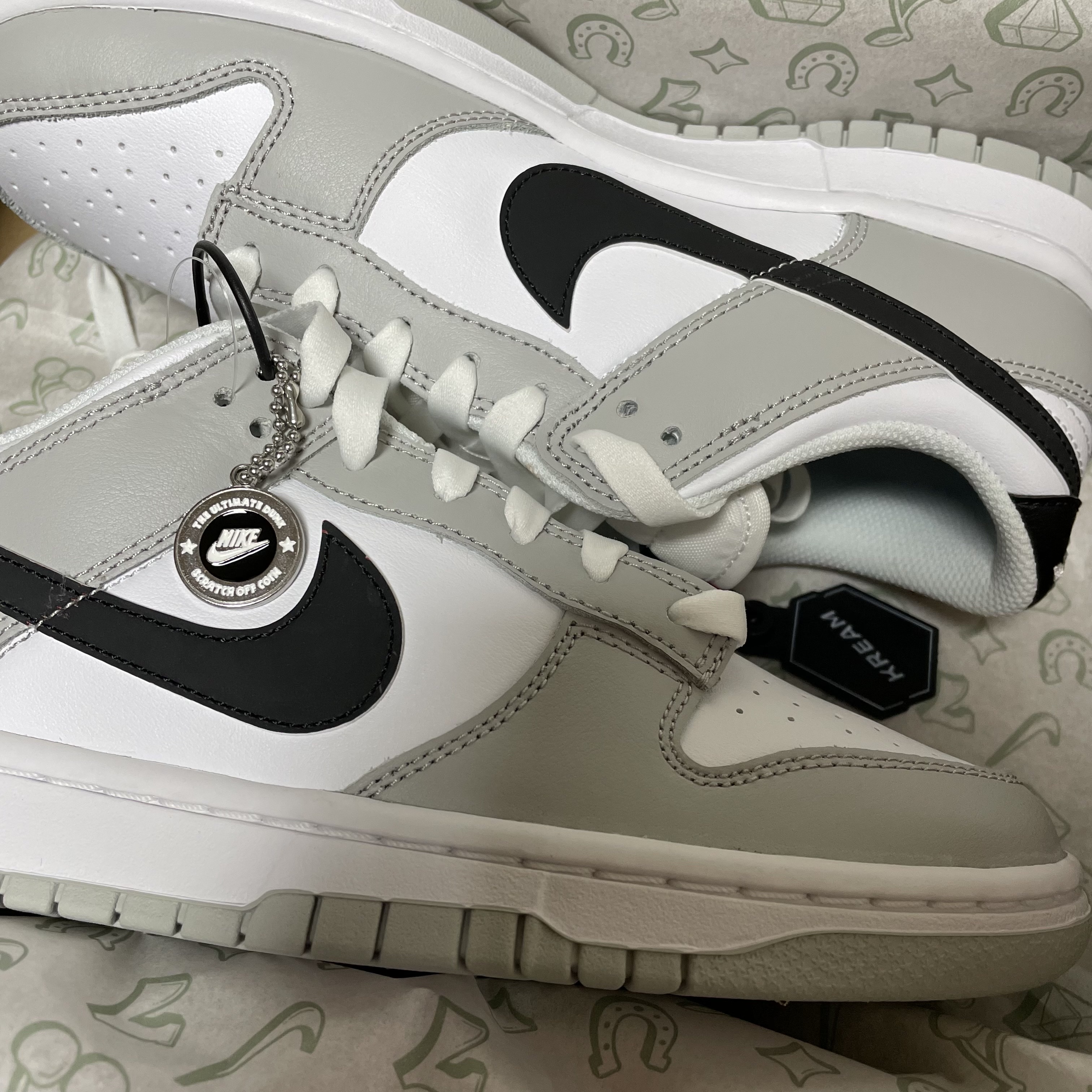 Nike Dunk Low Retro SE Jackpot Grey Fog 착용 스타일