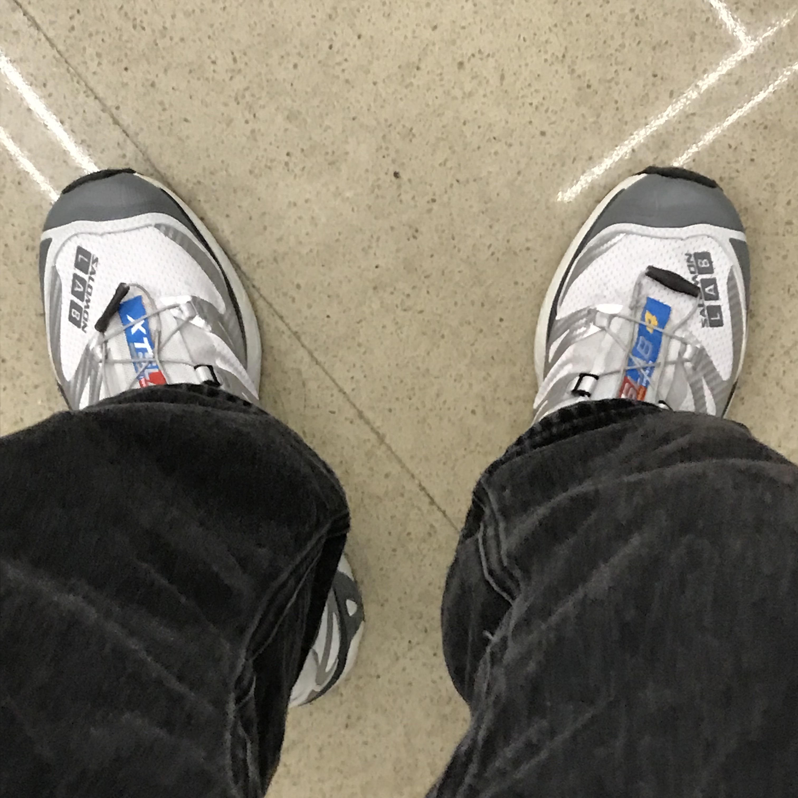 Salomon XT-4 ADV Silver Metallic X 착용 스타일 - 1