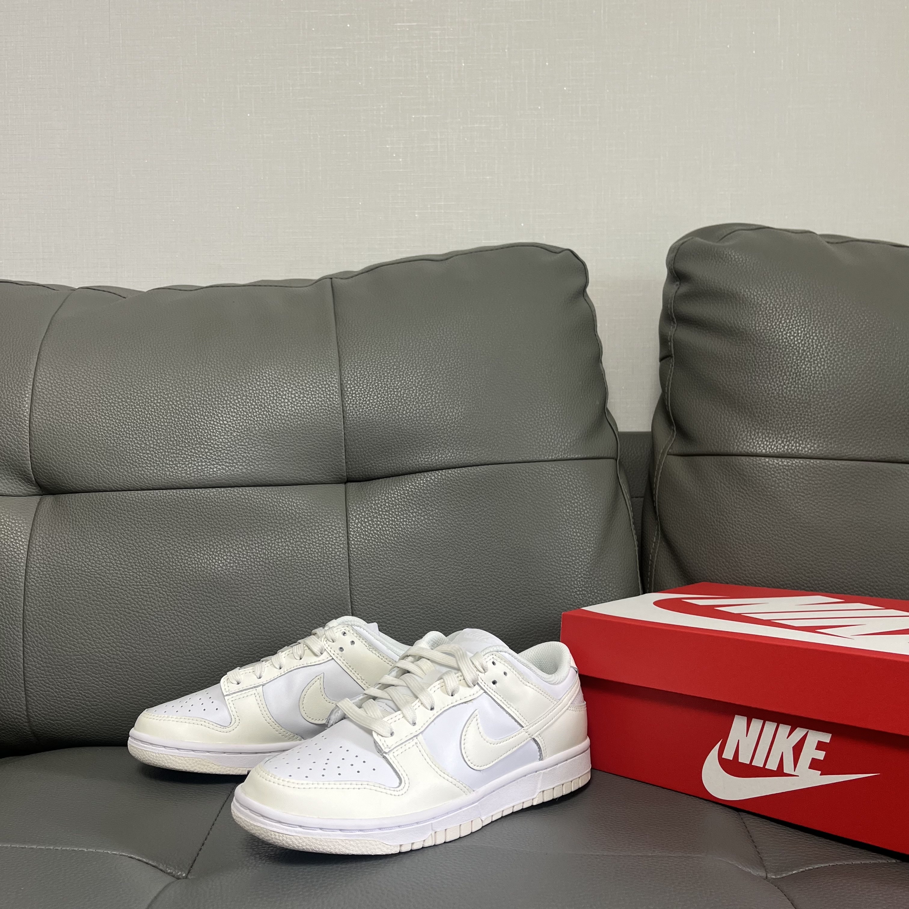 (W) Nike Dunk Low White and Sail 착용 스타일 - 1