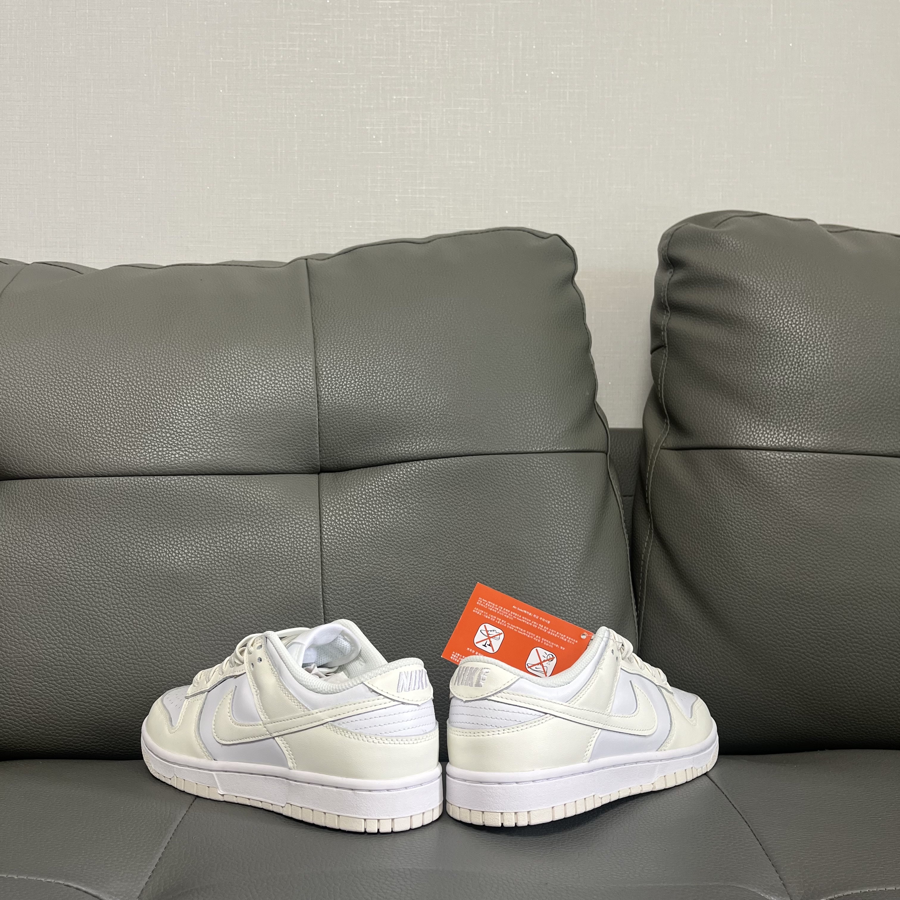 (W) Nike Dunk Low White and Sail 착용 스타일 - 3