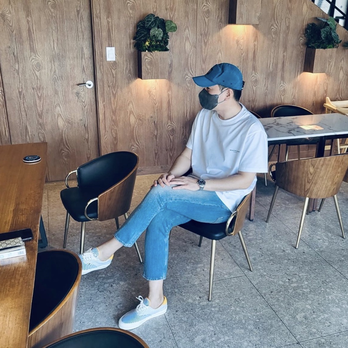 Wooyoungmi Flower Print Back Logo T-Shirt White - 22SS 착용 스타일