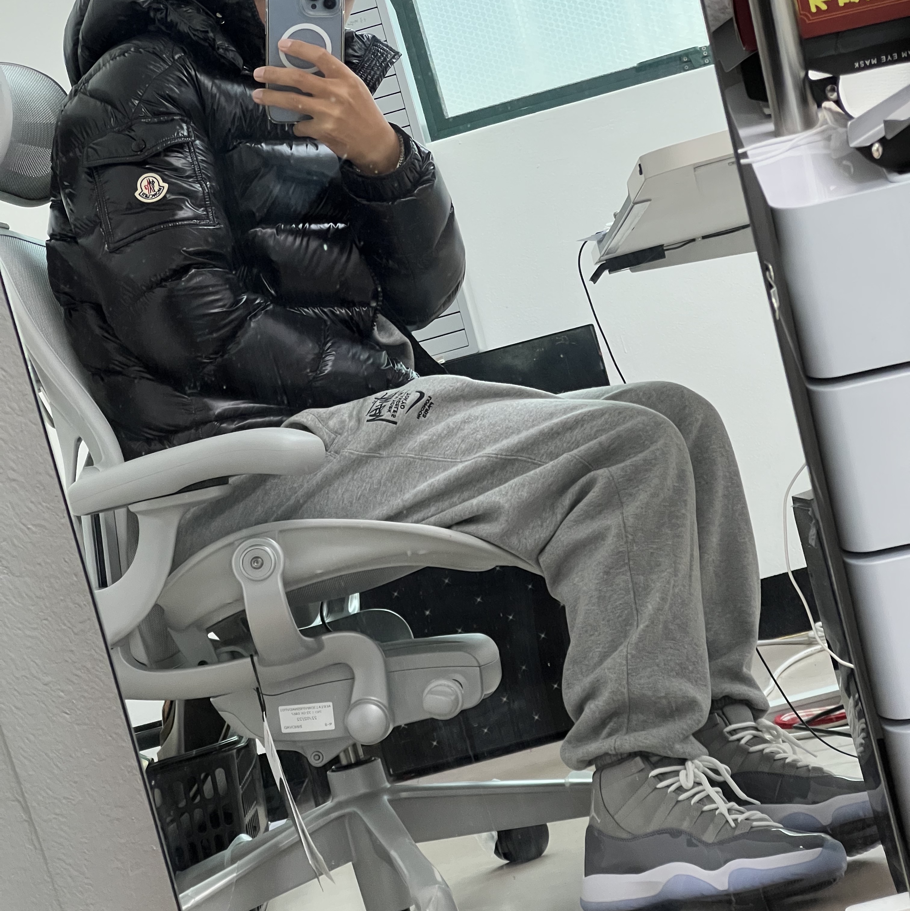 Jordan 11 Retro Cool Grey 2021, Moncler Maya Short Down Jacket Black - 22FW 착용 스타일