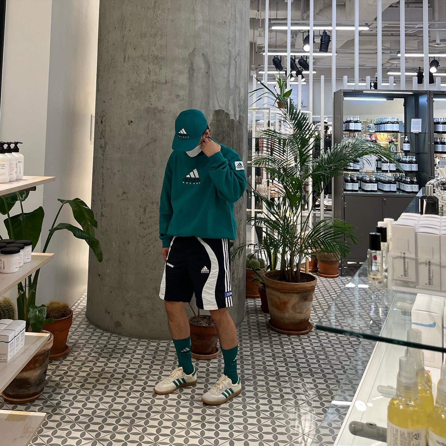 Palace x Adidas EQT Hat Green - 22FW, Palace x Adidas EQT Crew Green - 22FW 착용 스타일 - 1