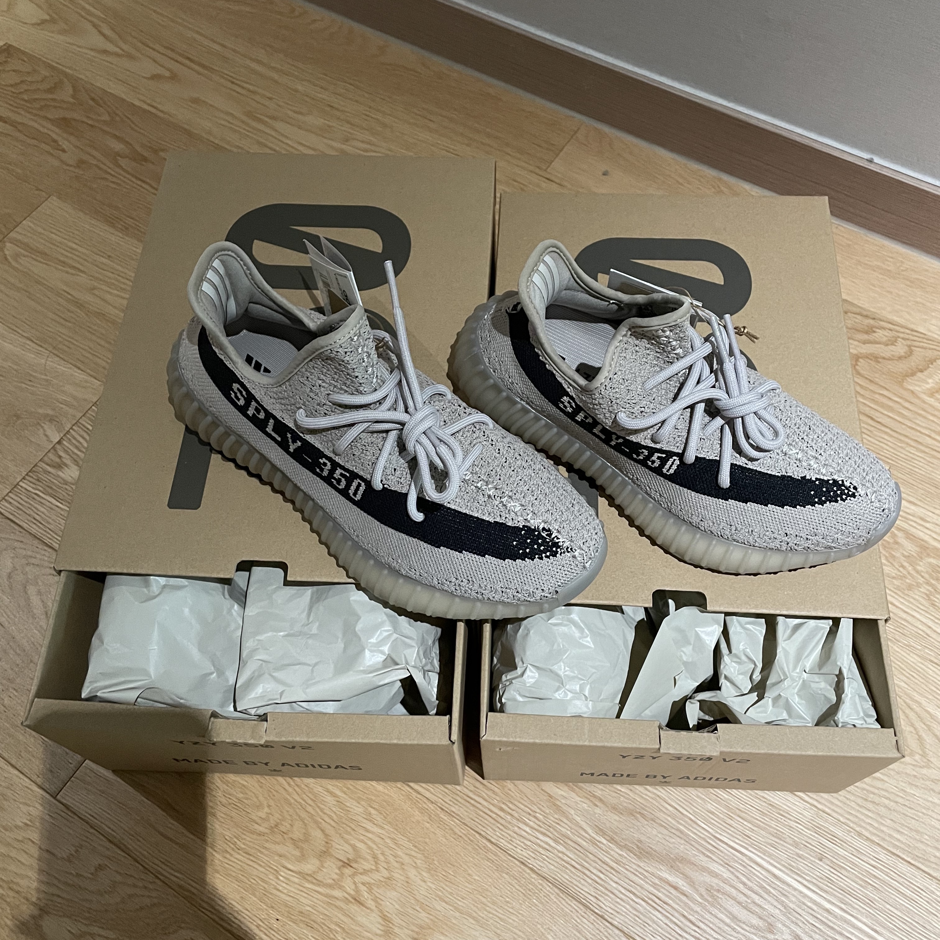 Adidas Yeezy Boost 350 V2 Slate Core Black 2022/2023 착용 스타일