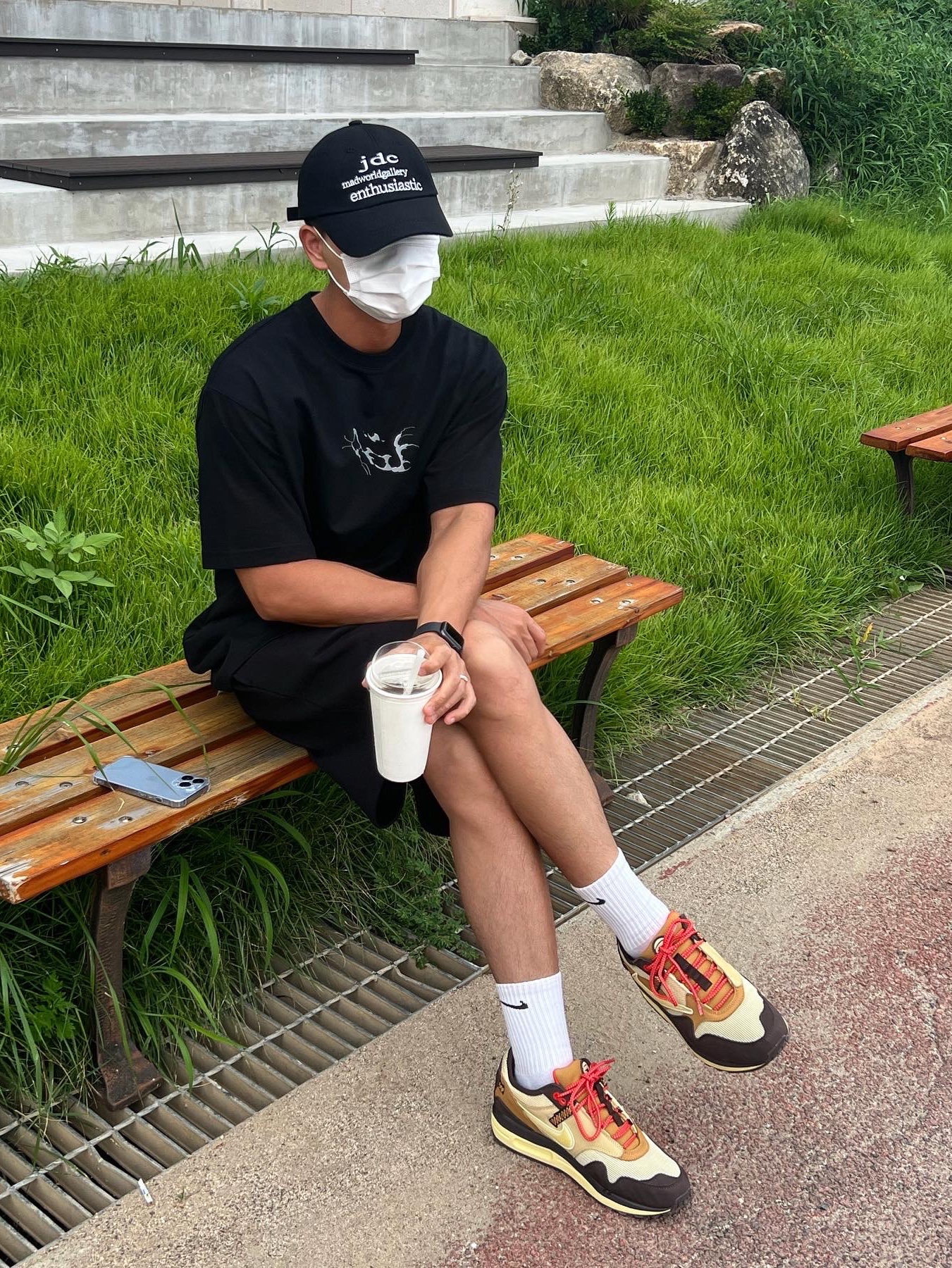 Nike x Travis Scott Air Max 1 Cact.us Brown 착용 스타일