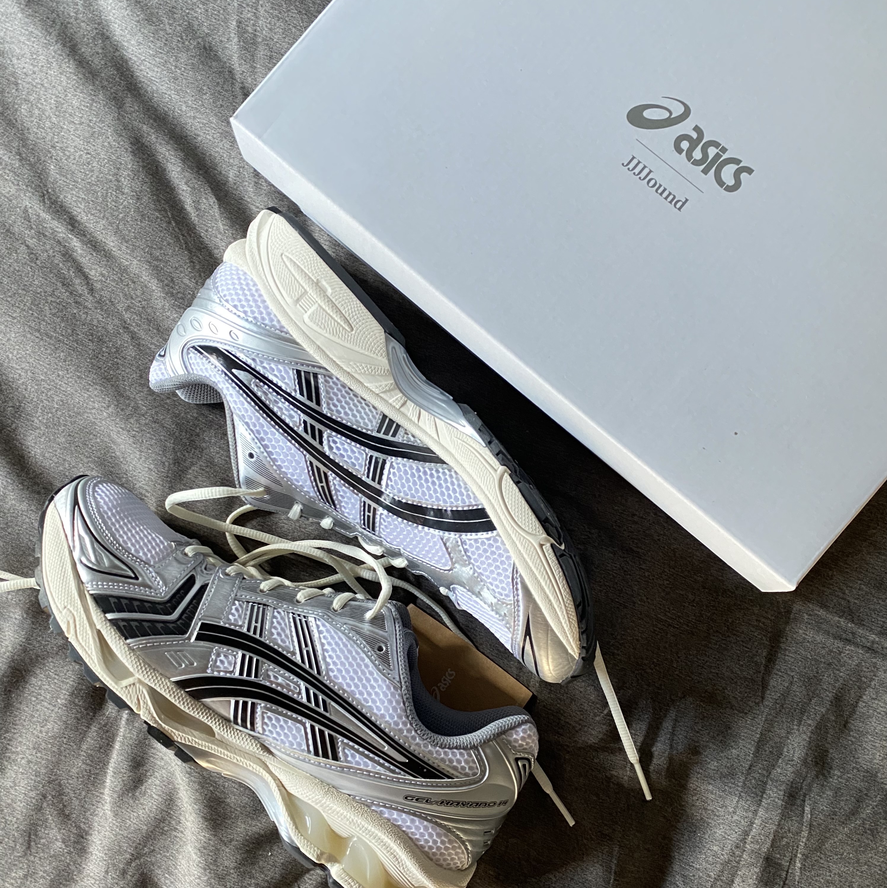 Asics x JJJJound Gel-Kayano 14 Silver Black 착용 스타일
