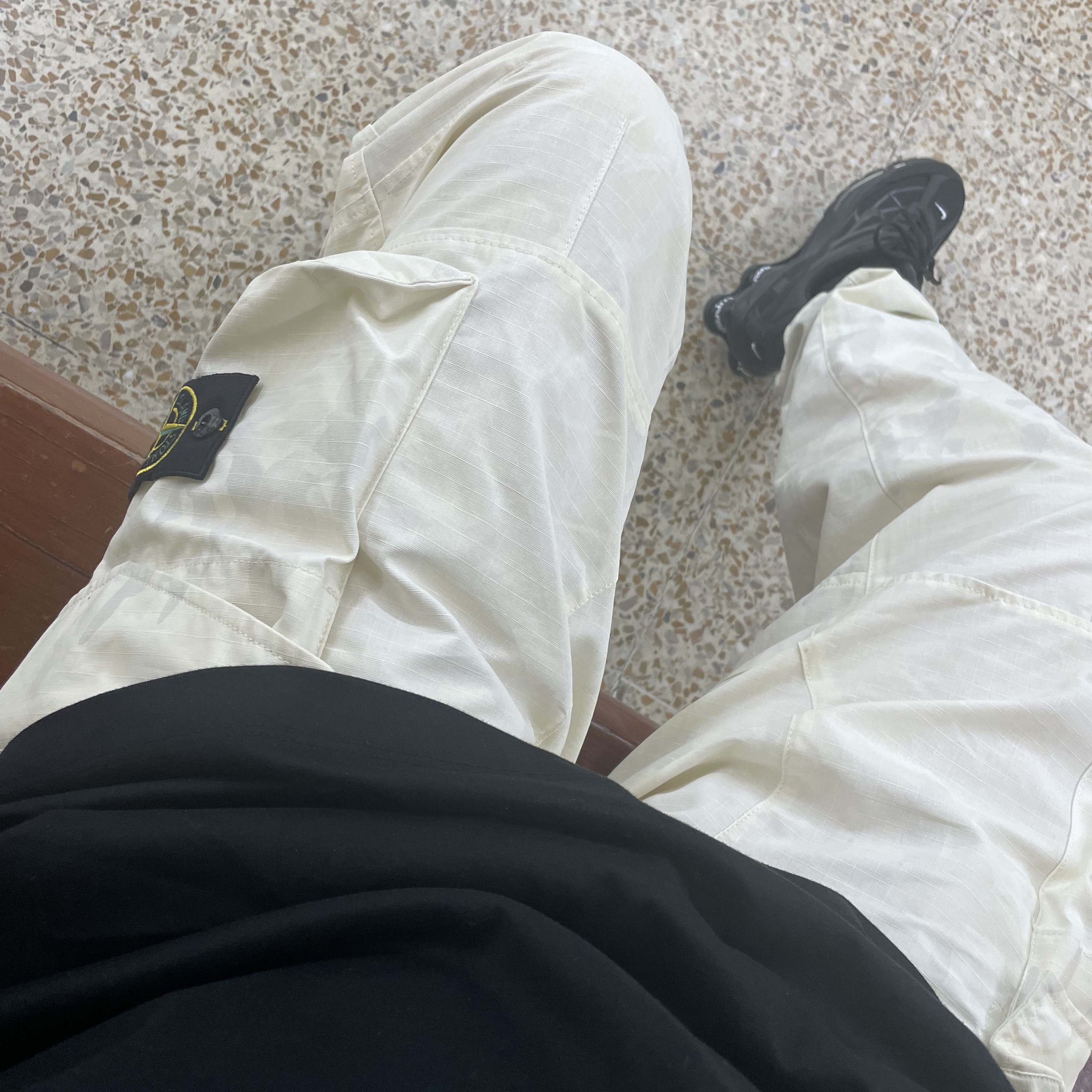 Supreme x Stone Island Reactive Ice Camo Ripstop Cargo Pants Tan - 22SS, Nike x Supreme Shox Ride 2 SP Black 착용 스타일
