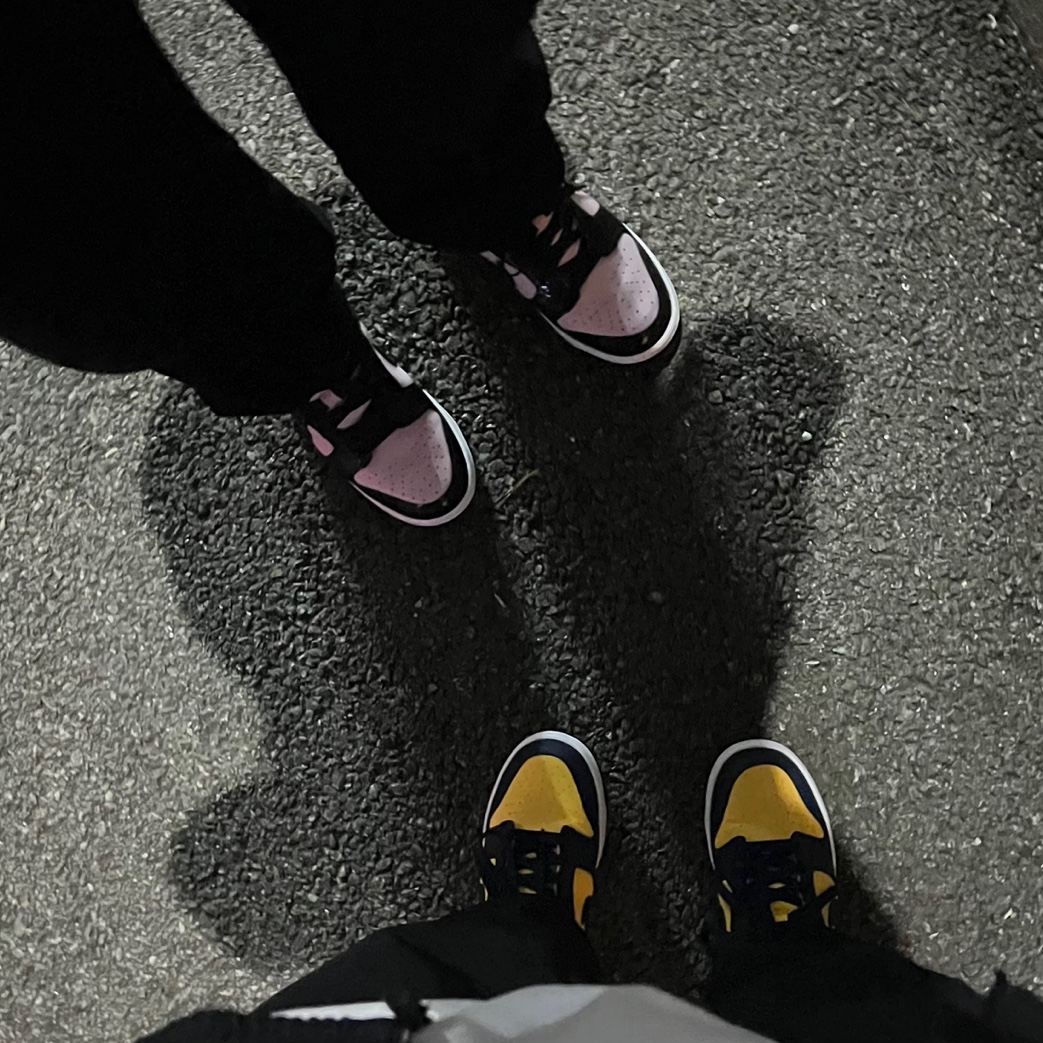 Nike Dunk Low Retro Varsity Maize, (W) Nike Dunk Low Essential Pink Foam Black 착용 스타일