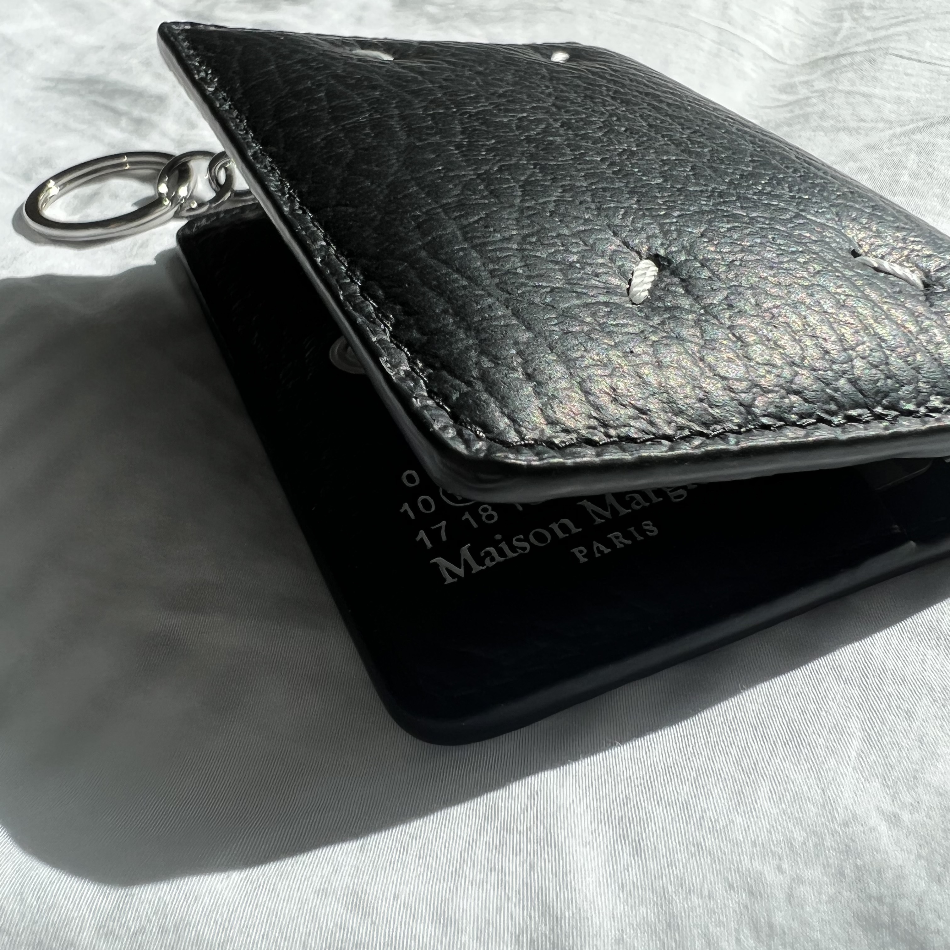 Maison Margiela Keyring Wallet Black 착용 스타일 - 3