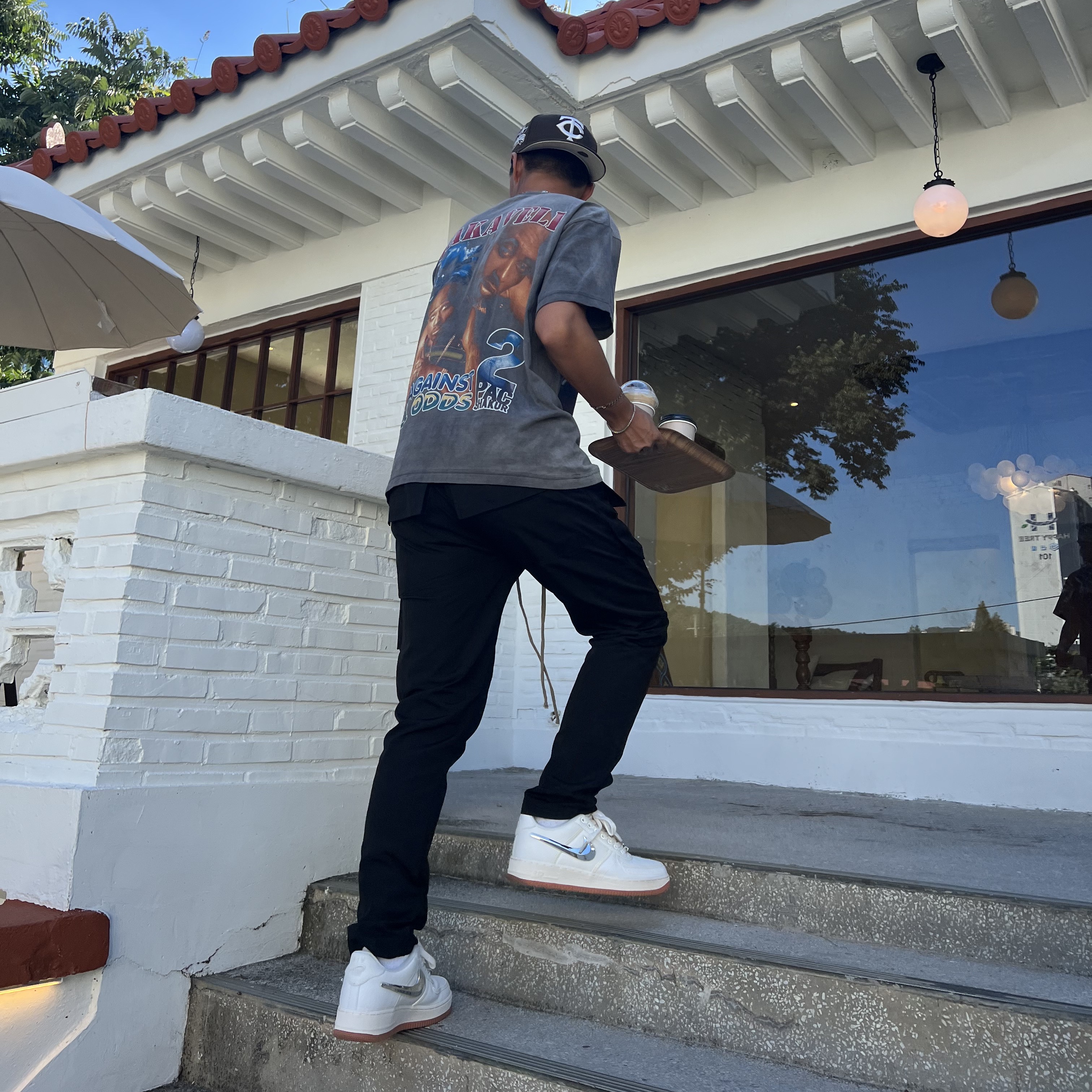Nike x Travis Scott Air Force 1 Low White 착용 스타일 - 2