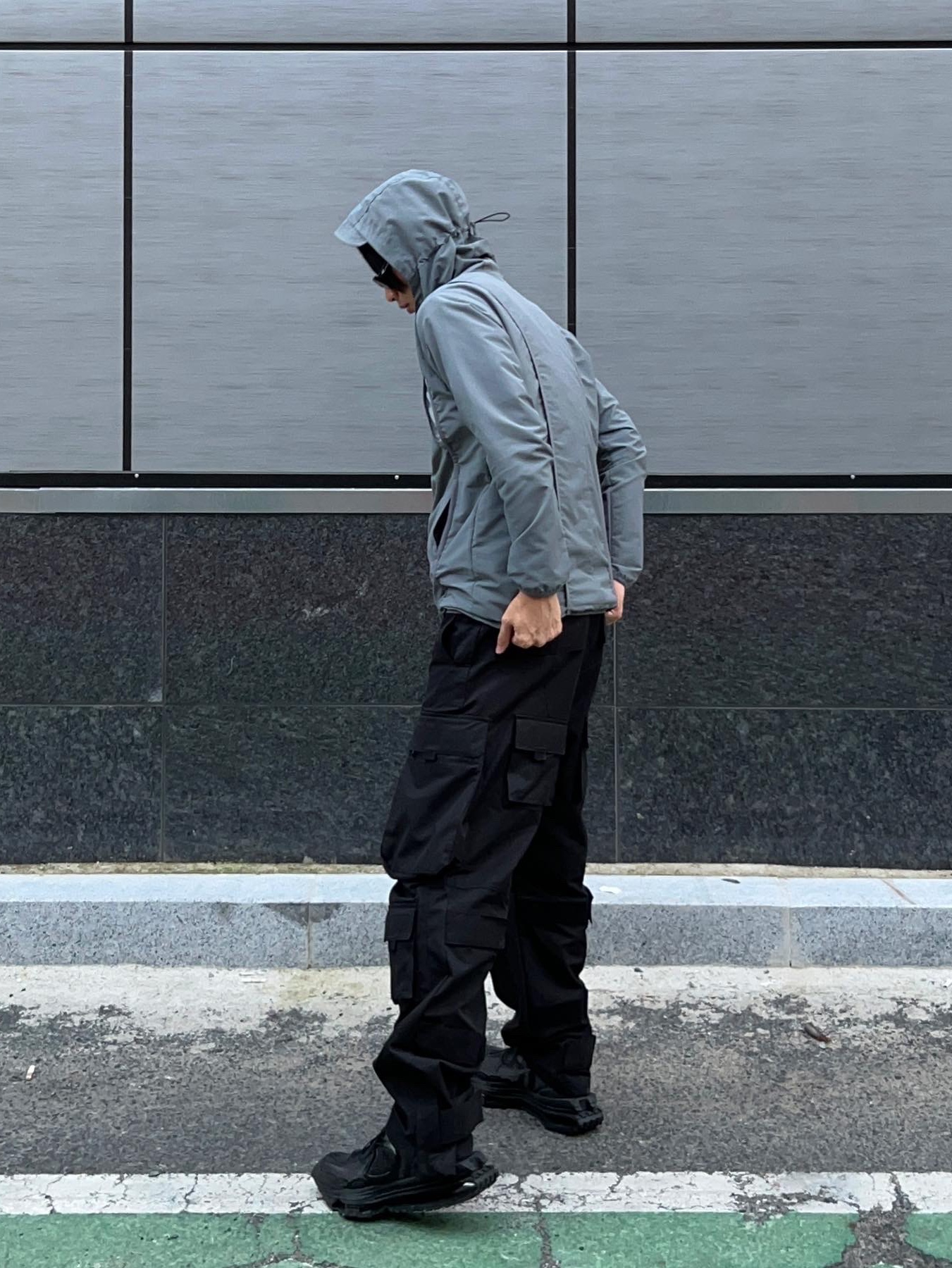 Nike x Matthew M Williams Zoom 004 Triple Black 착용 스타일 - 3