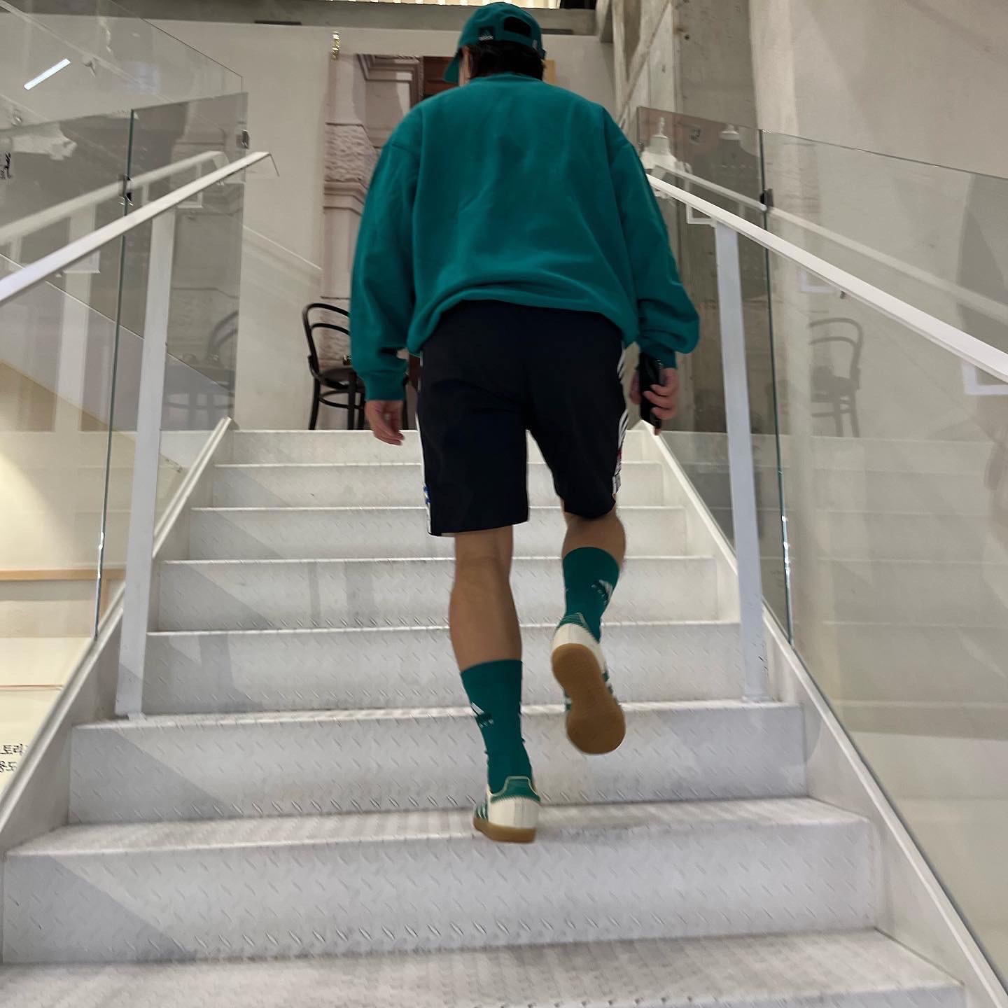 Palace x Adidas EQT Hat Green - 22FW, Palace x Adidas EQT Crew Green - 22FW 착용 스타일 - 3