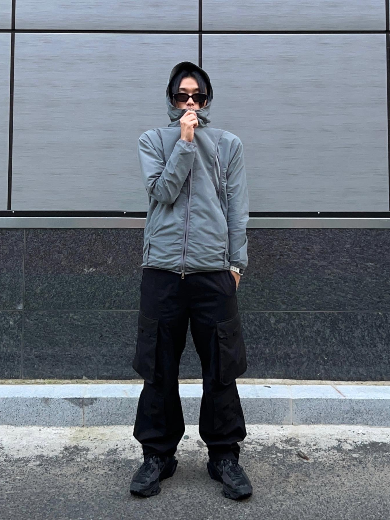 Nike x Matthew M Williams Zoom 004 Triple Black 착용 스타일 - 2