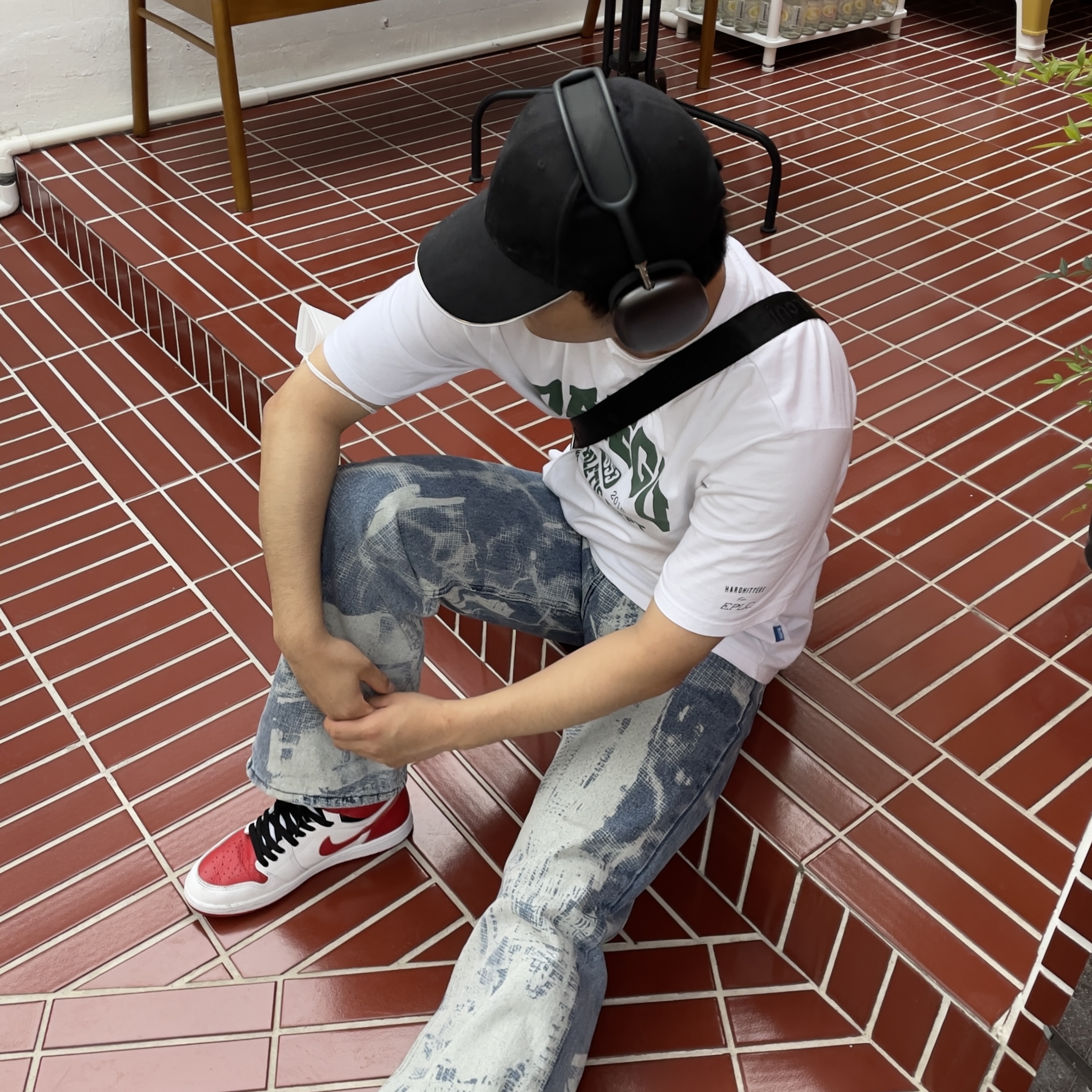 Jordan 1 Retro High OG Heritage, Apple AirPods Max Lightning Space Gray (Korean Ver.) 착용 스타일