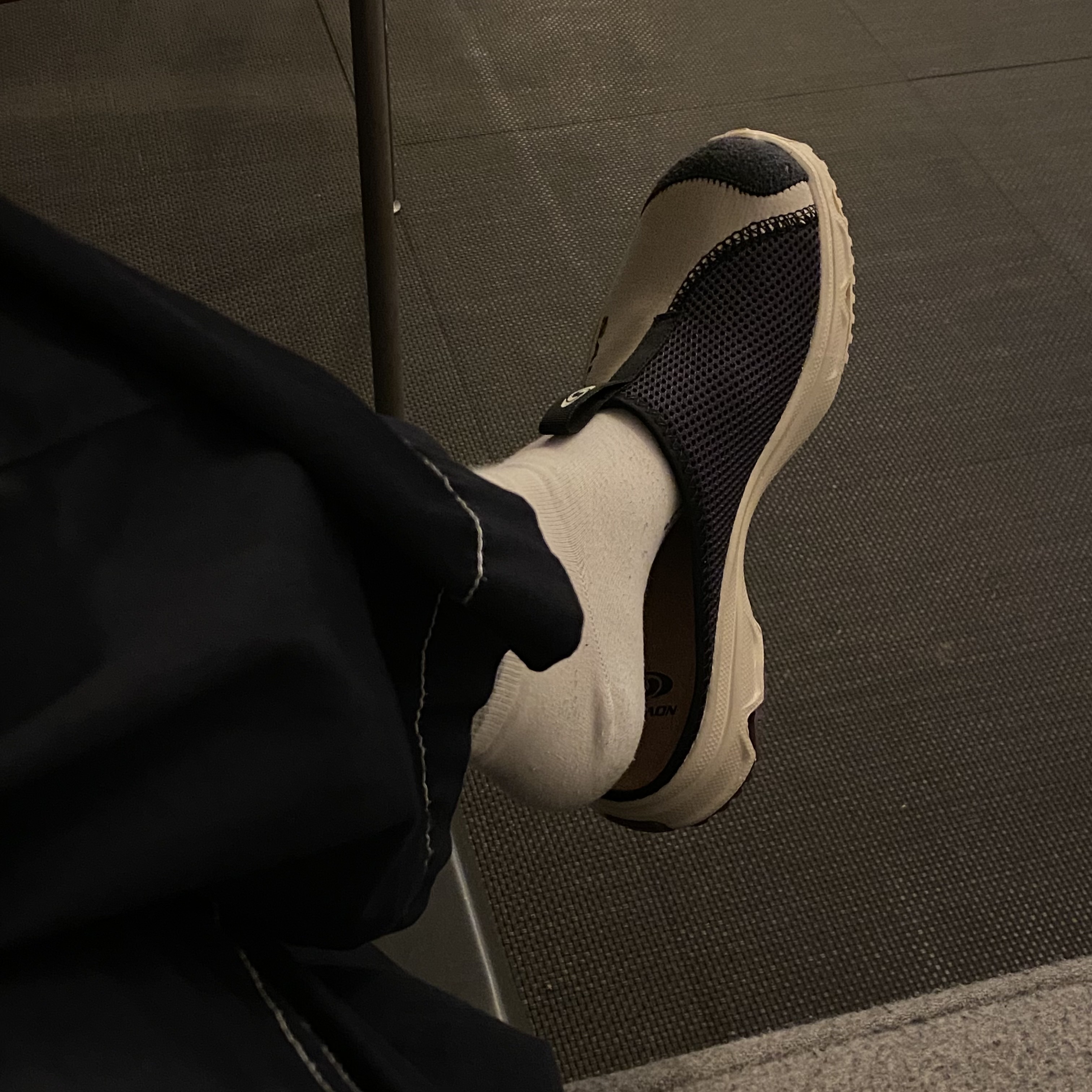 Salomon RX Slide 3.0 Bleached Sand 착용 스타일 - 1
