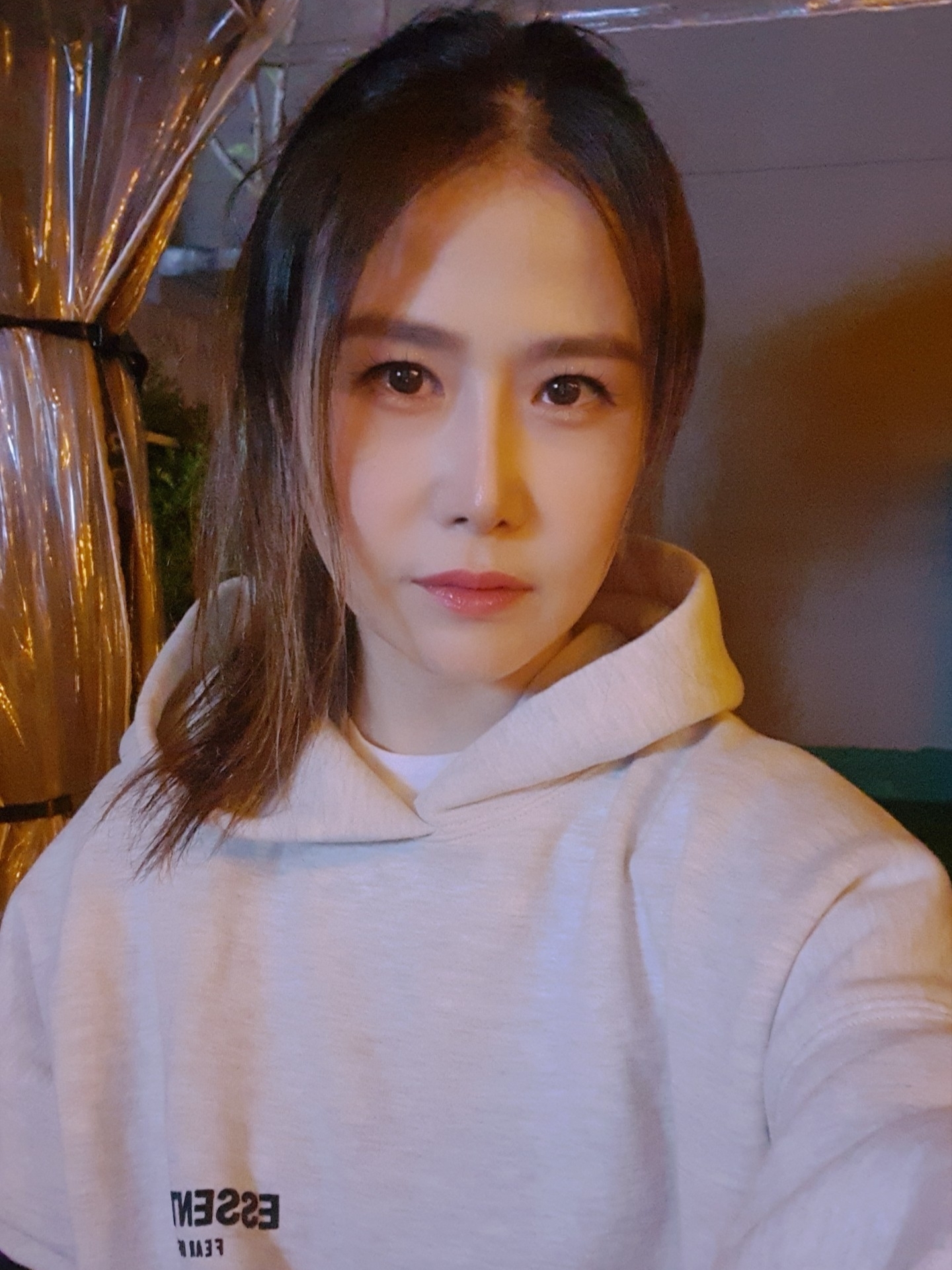 Essentials The Core Collection Hoodie Light Oatmeal, Essentials The Core Collection Sweatpants Light Oatmeal 착용 스타일 - 3