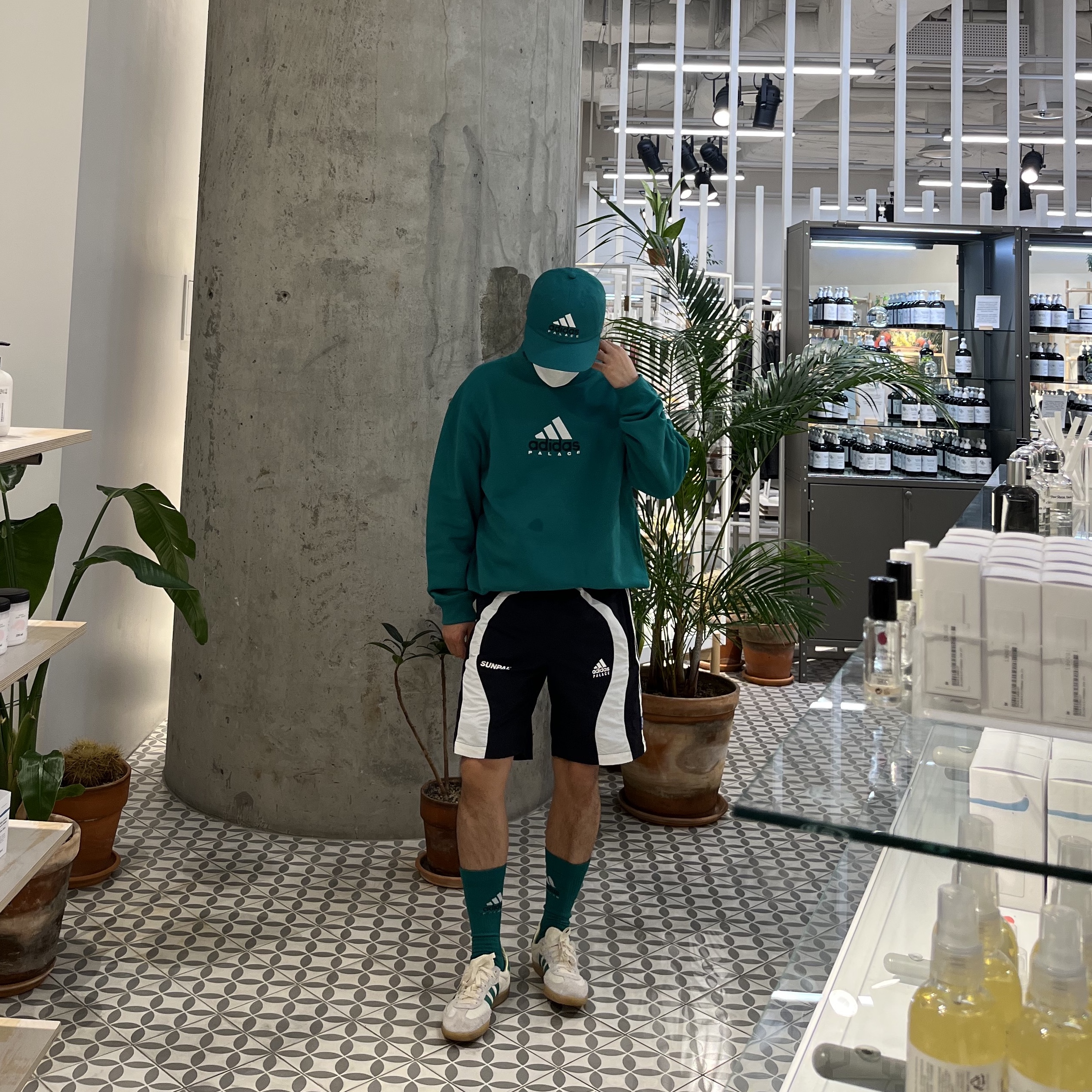 Palace x Adidas EQT Hat Green - 22FW, Palace x Adidas EQT Crew Green - 22FW 착용 스타일 - 2