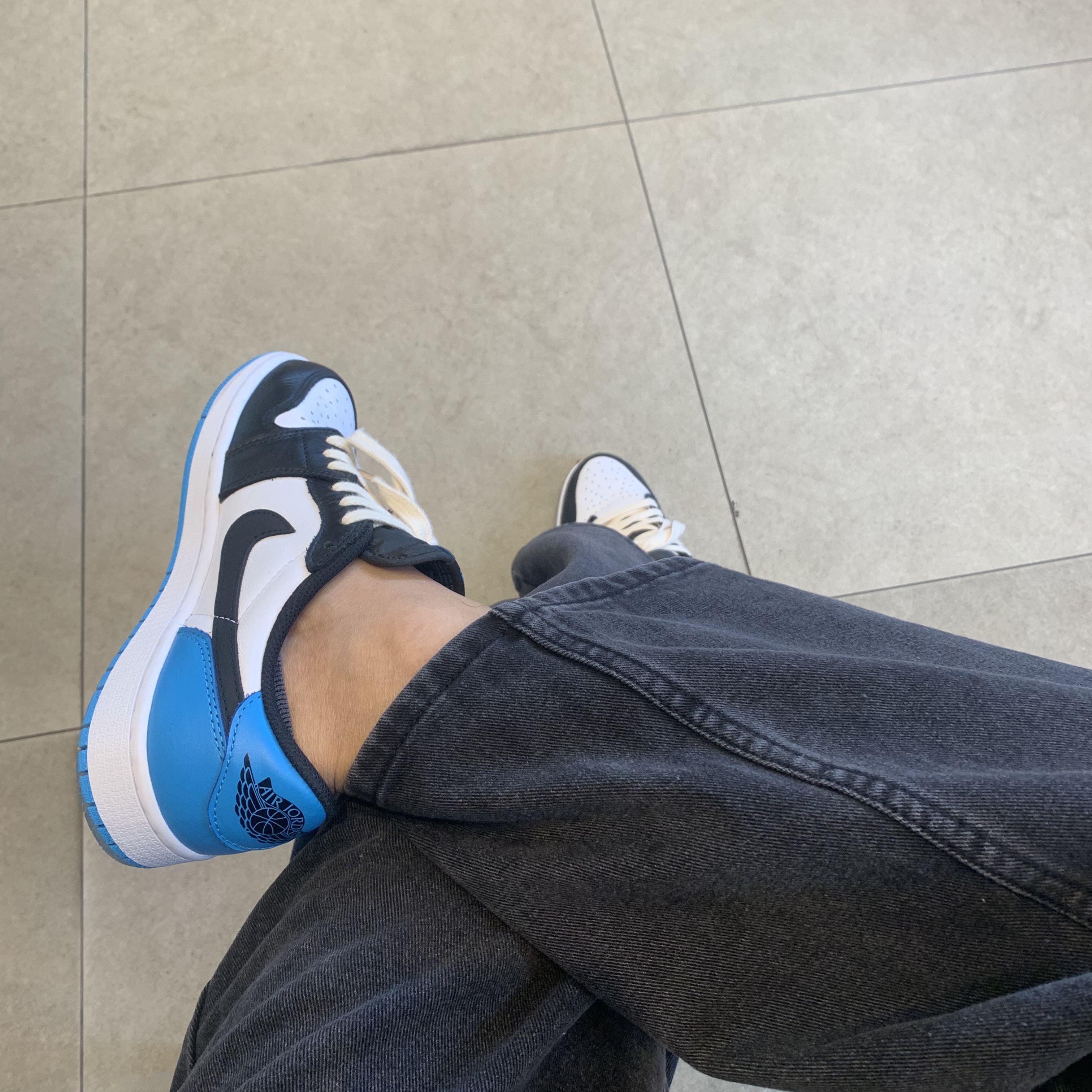 Jordan 1 Retro Low OG Black and Dark Powder Blue, (W) Jordan 1 Retro Low OG Black and Dark Powder Blue 착용 스타일