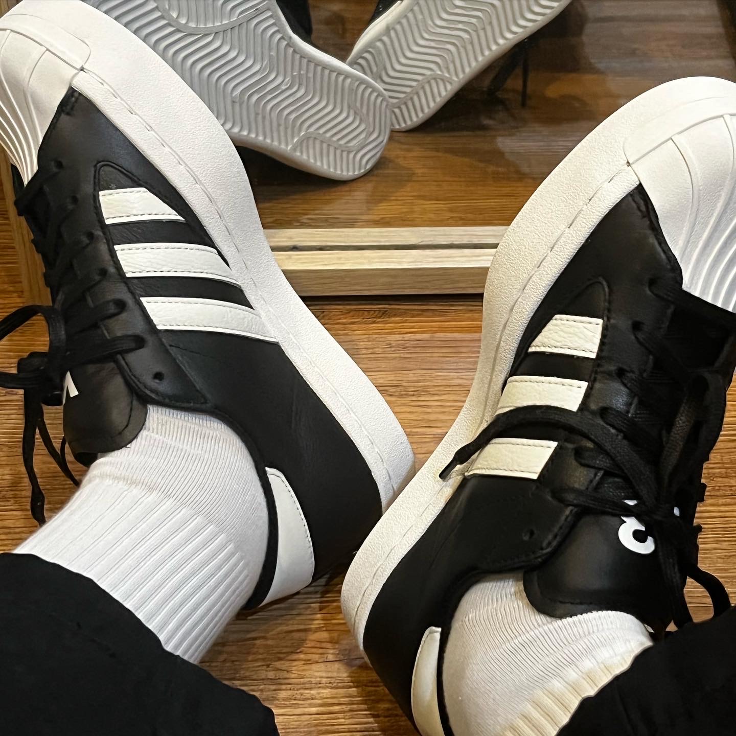 Y-3 Yohji Star Black White 착용 스타일 - 2