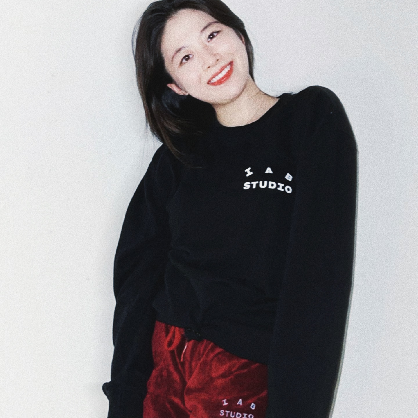 IAB Studio Long Sleeve Black for Worksout, IAB Studio Corduroy Shorts Burgundy 착용 스타일 - 2