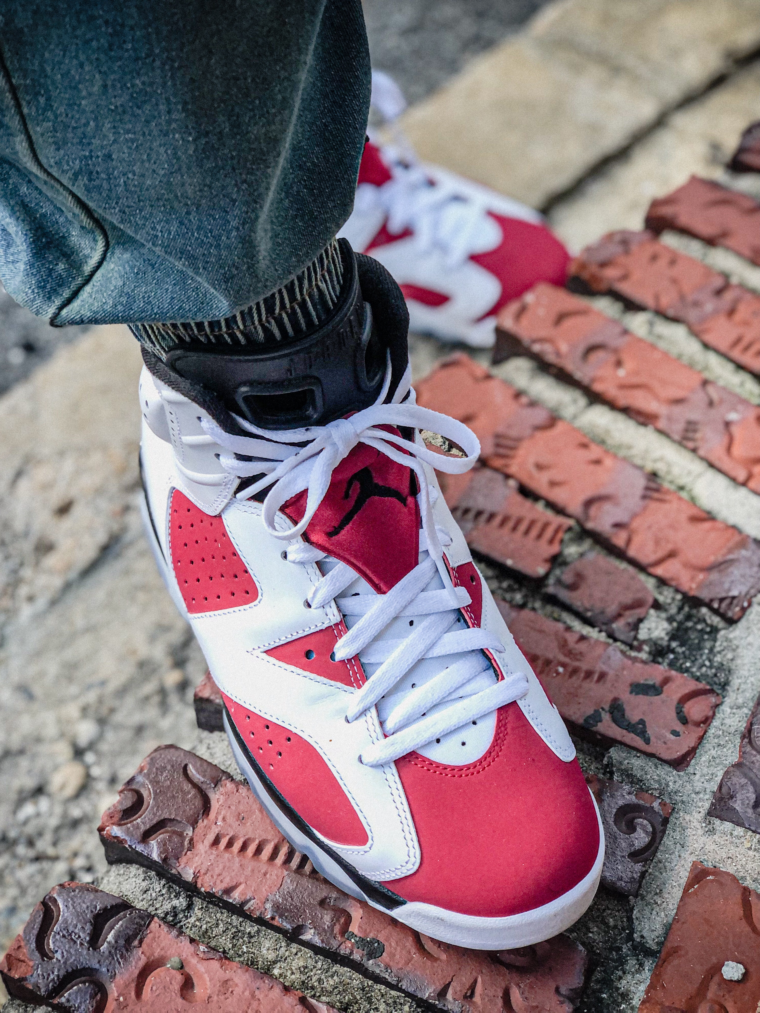 Jordan 6 Retro Carmine 2021 착용 스타일 - 1