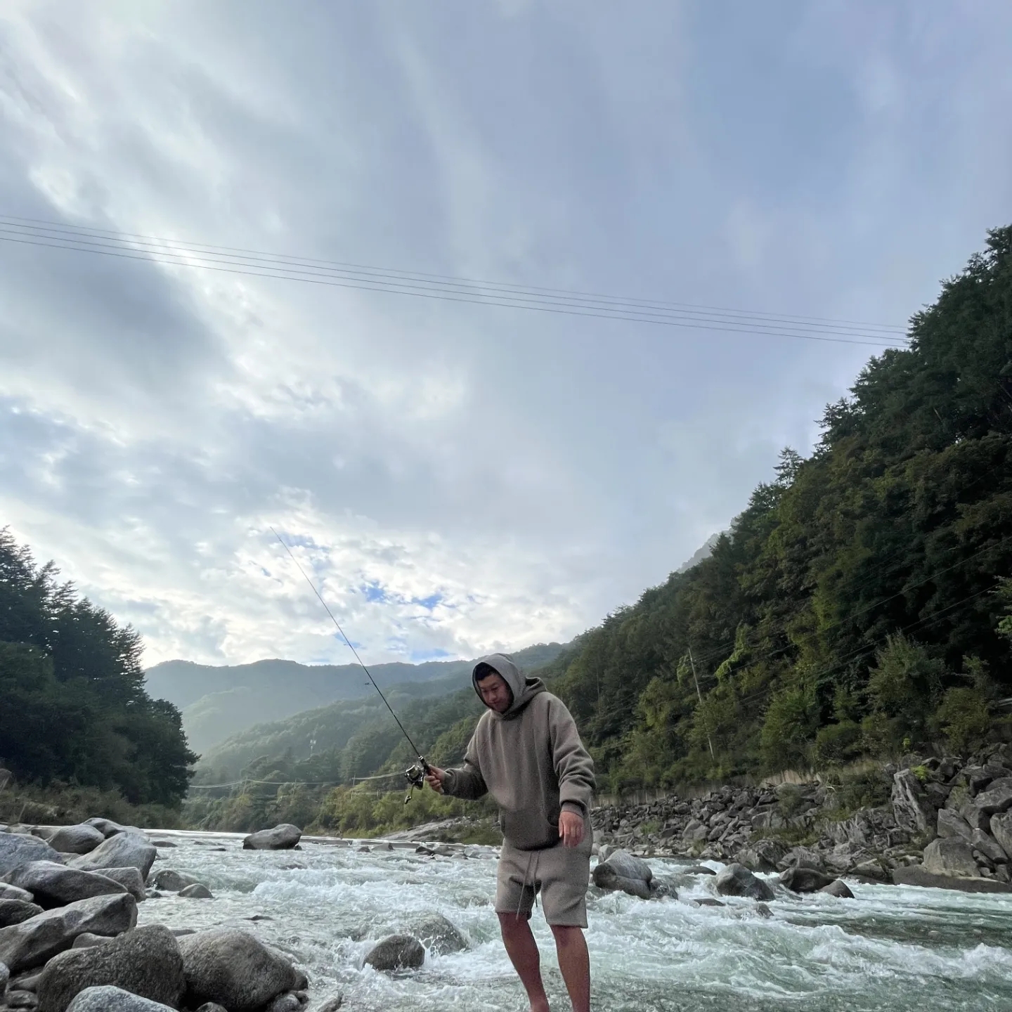 Essentials Pull-Over Hoodie Harvest - 21FW, Essentials Sweatshorts Harvest - 21FW 착용 스타일 - 5