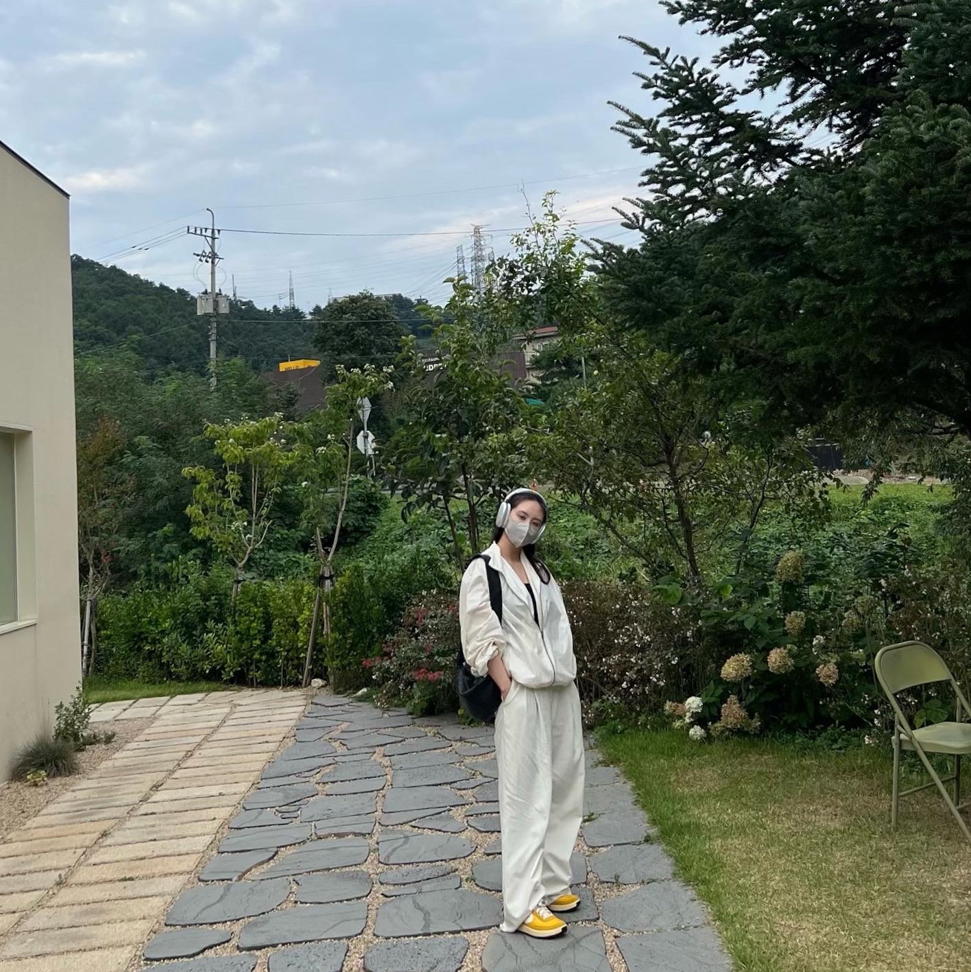 Nike x Tom Sachs General Purpose Shoe Archive, Apple AirPods Max Lightning Silver (Korean Ver.) 착용 스타일 - 2