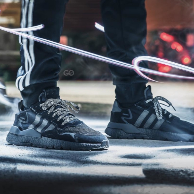 Adidas Nite Jogger Core Black Carbon 착용 스타일