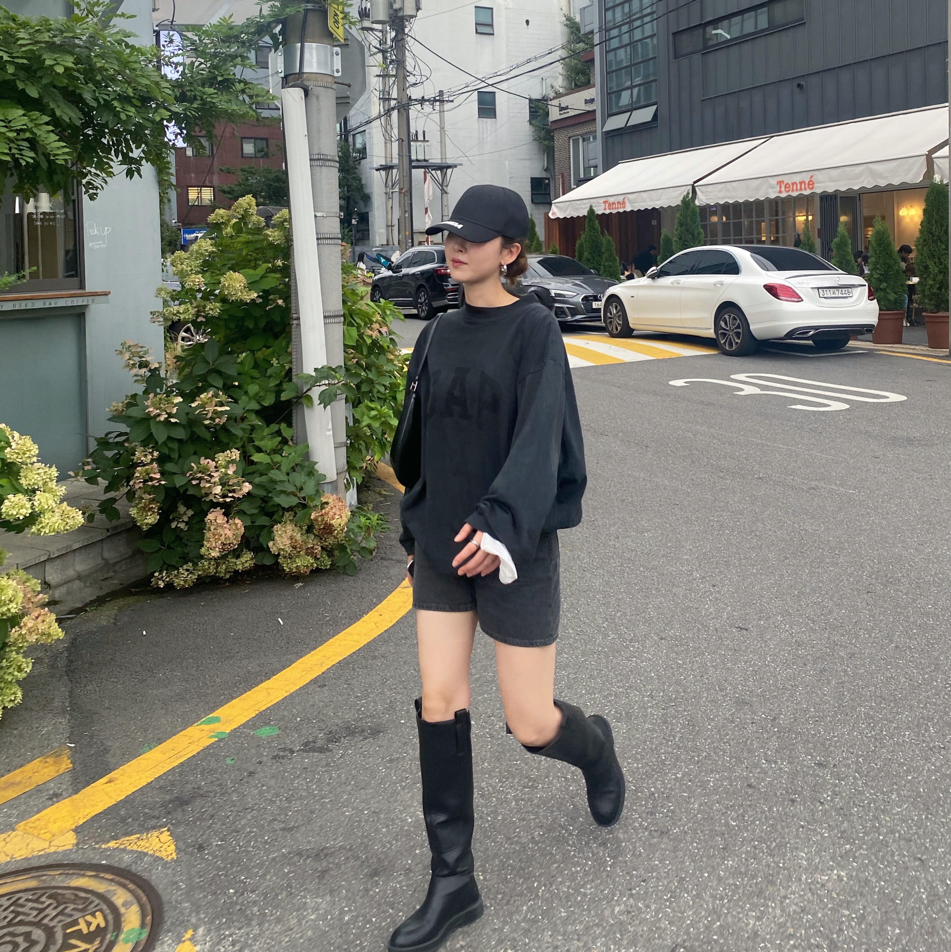Yeezy Gap Engineered By Balenciaga Dove Long Sleeve T-Shirt Washed Black, Prada Cleo Brushed Leather Shoulder Bag Black 착용 스타일