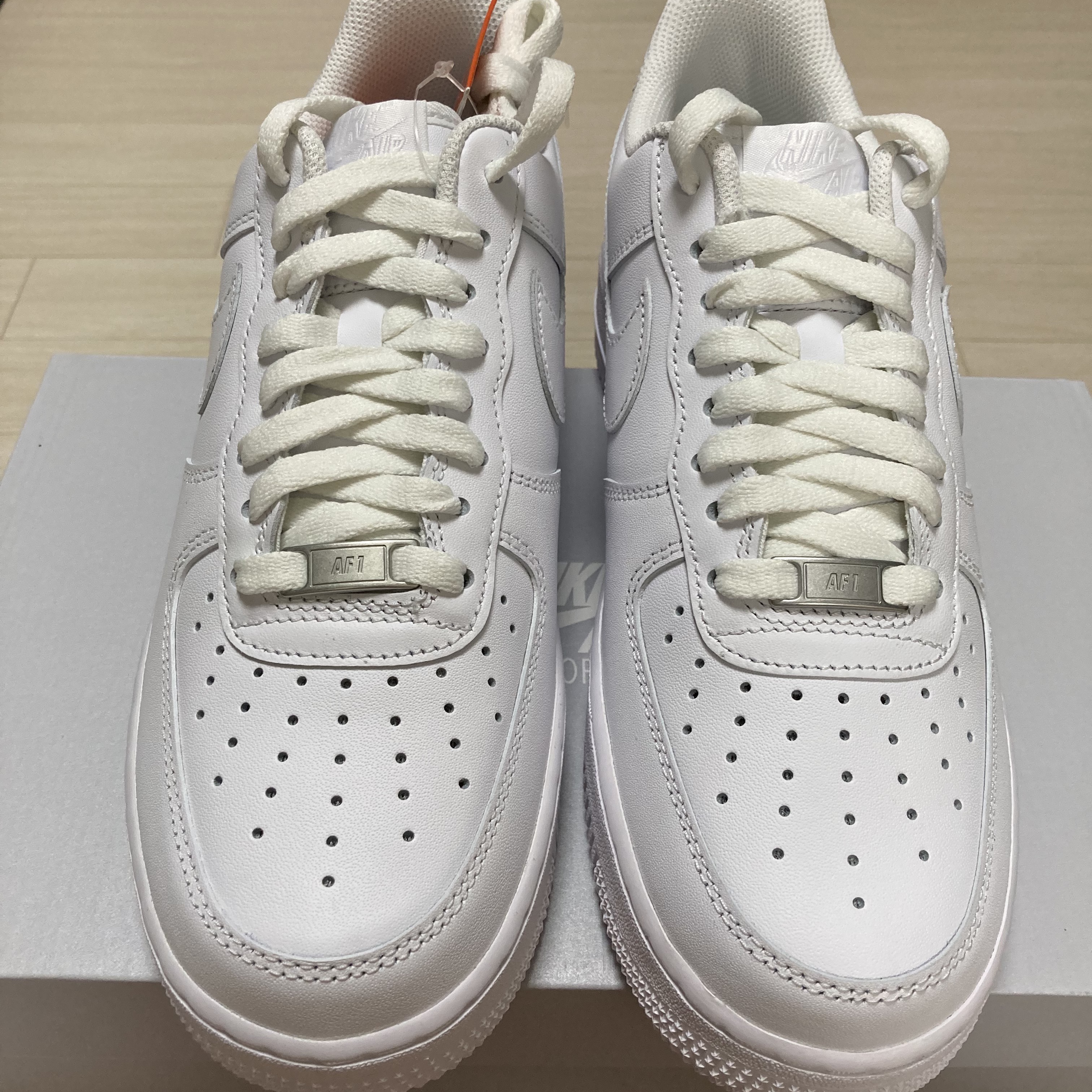 Nike Air Force 1 '07 Low White 착용 스타일 - 1