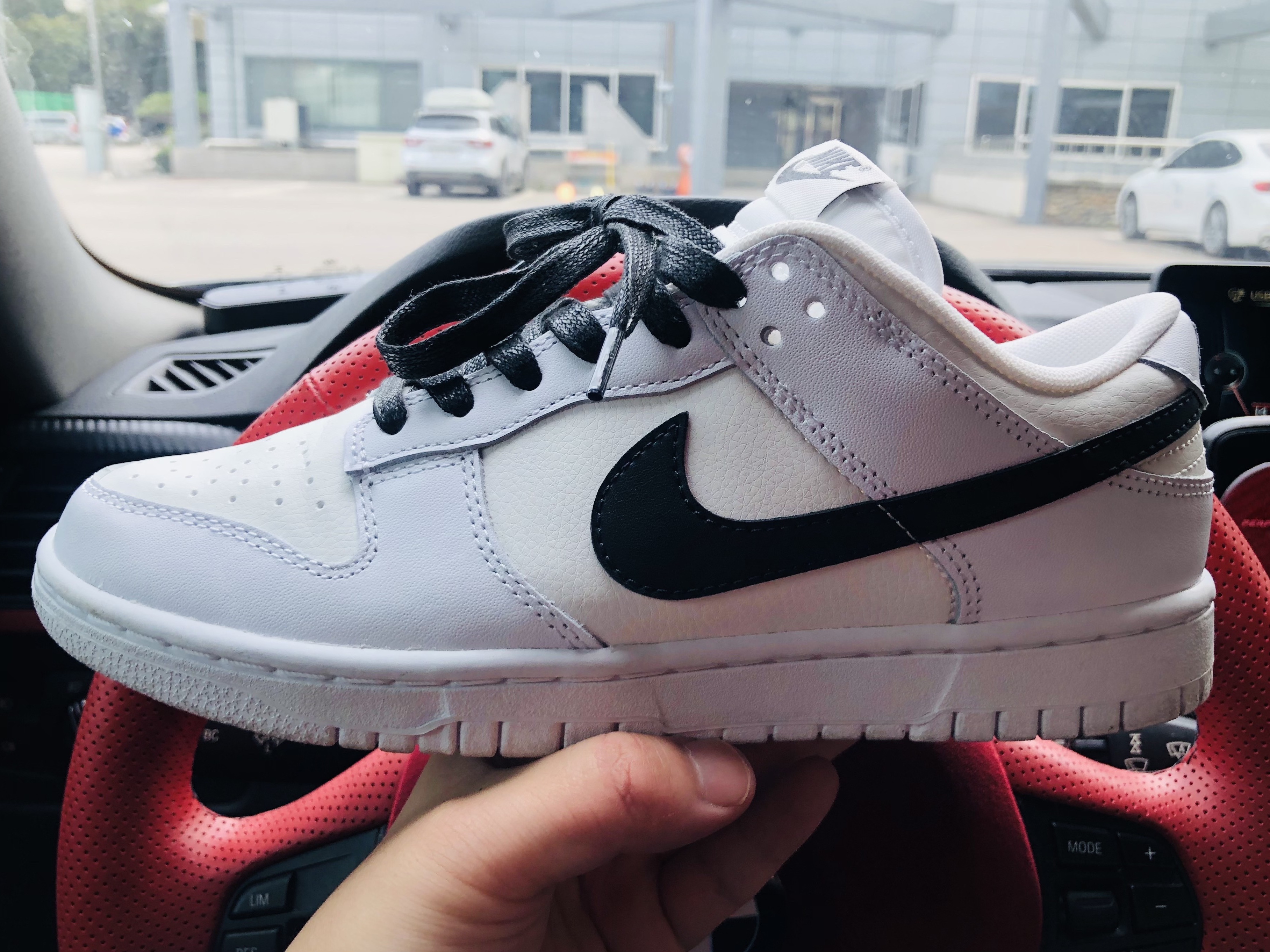 Nike Dunk Low Retro Summit White 착용 스타일