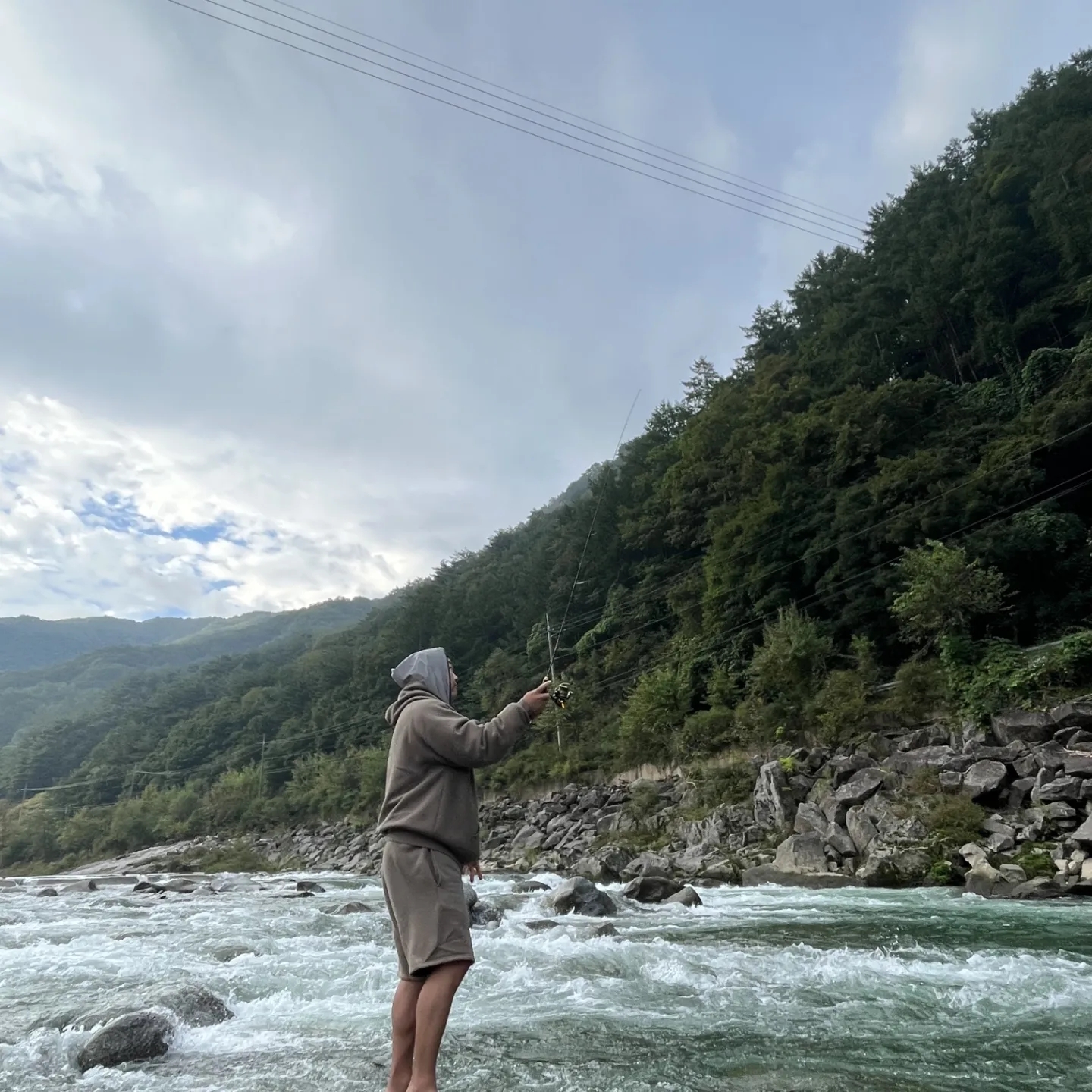 Essentials Pull-Over Hoodie Harvest - 21FW, Essentials Sweatshorts Harvest - 21FW 착용 스타일 - 3