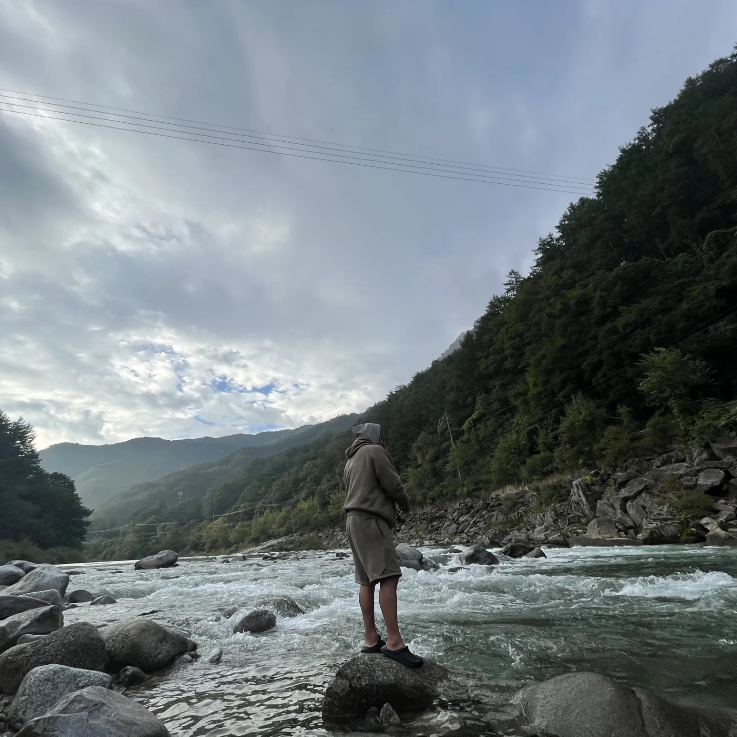 Essentials Pull-Over Hoodie Harvest - 21FW, Essentials Sweatshorts Harvest - 21FW 착용 스타일 - 2