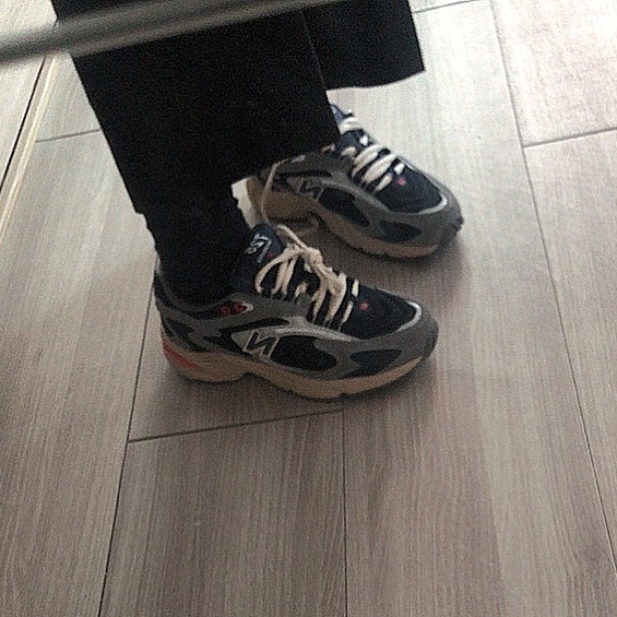 New Balance 725 Navy 착용 스타일