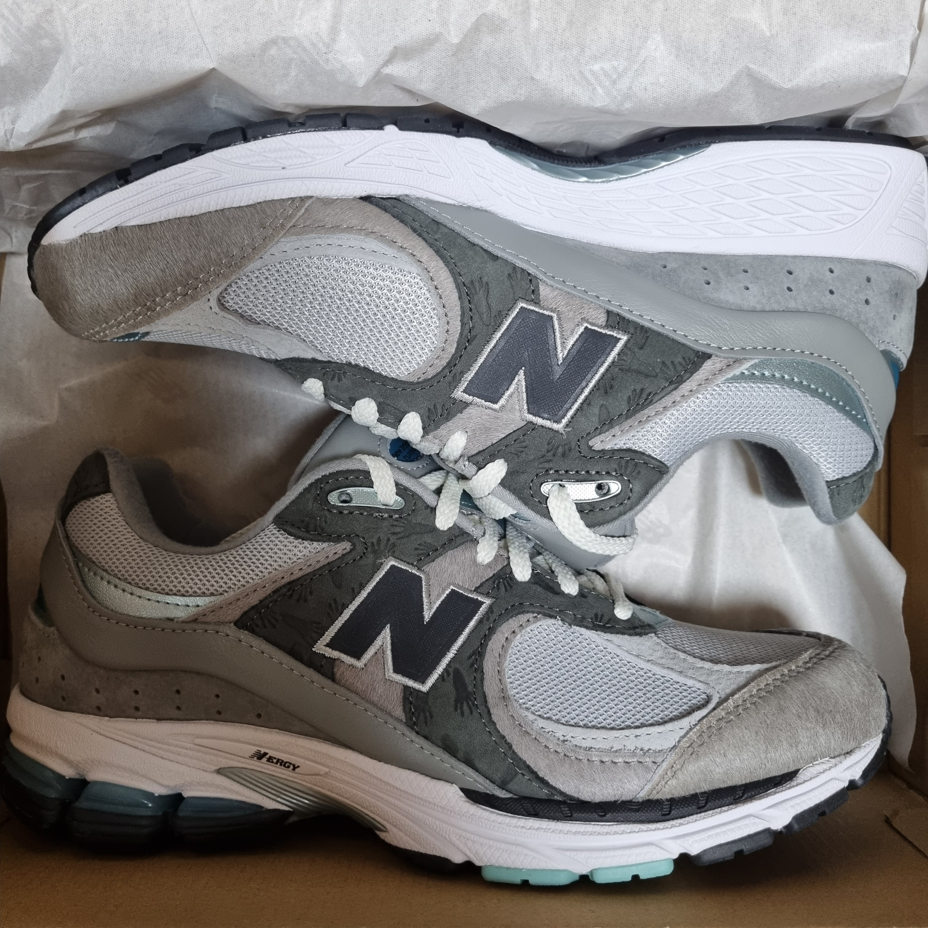 New Balance x Atmos 2002R Rat 착용 스타일