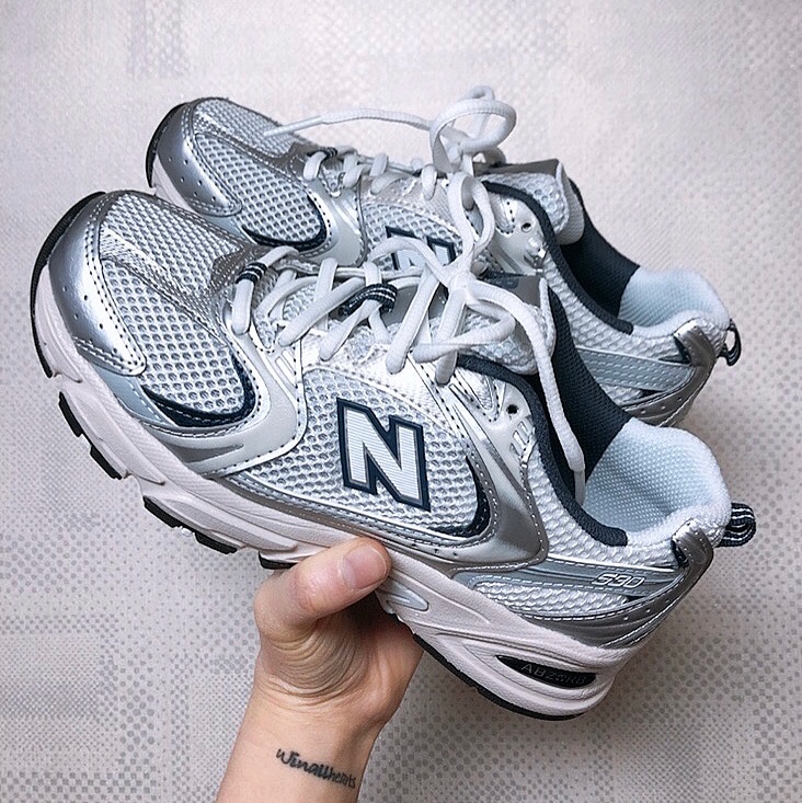New Balance 530 Steel Grey 착용 스타일
