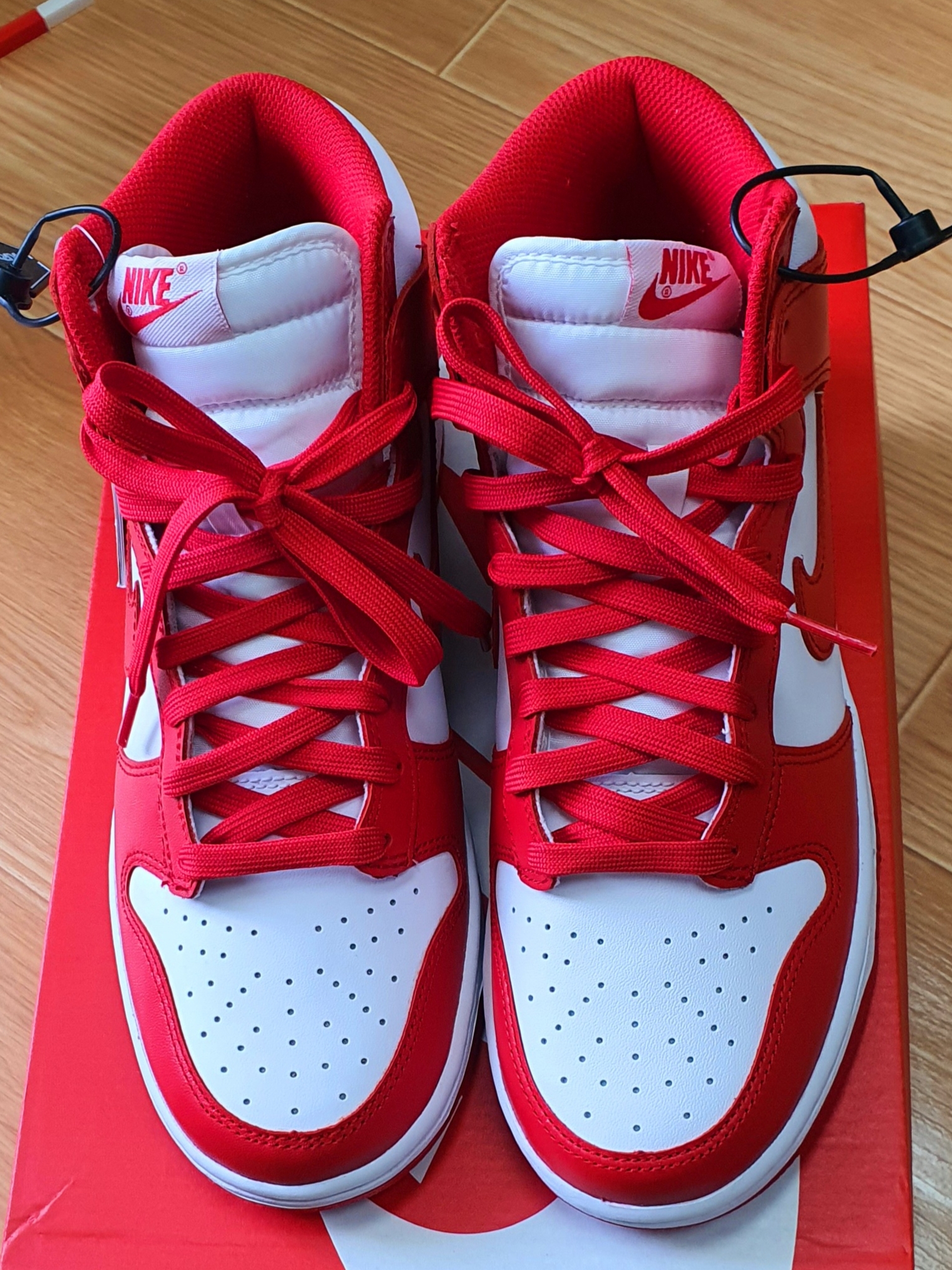 New Balance 574 Worn By Anyone Grey - D Standard, Nike Dunk High Retro Championship White and Red 착용 스타일 - 2