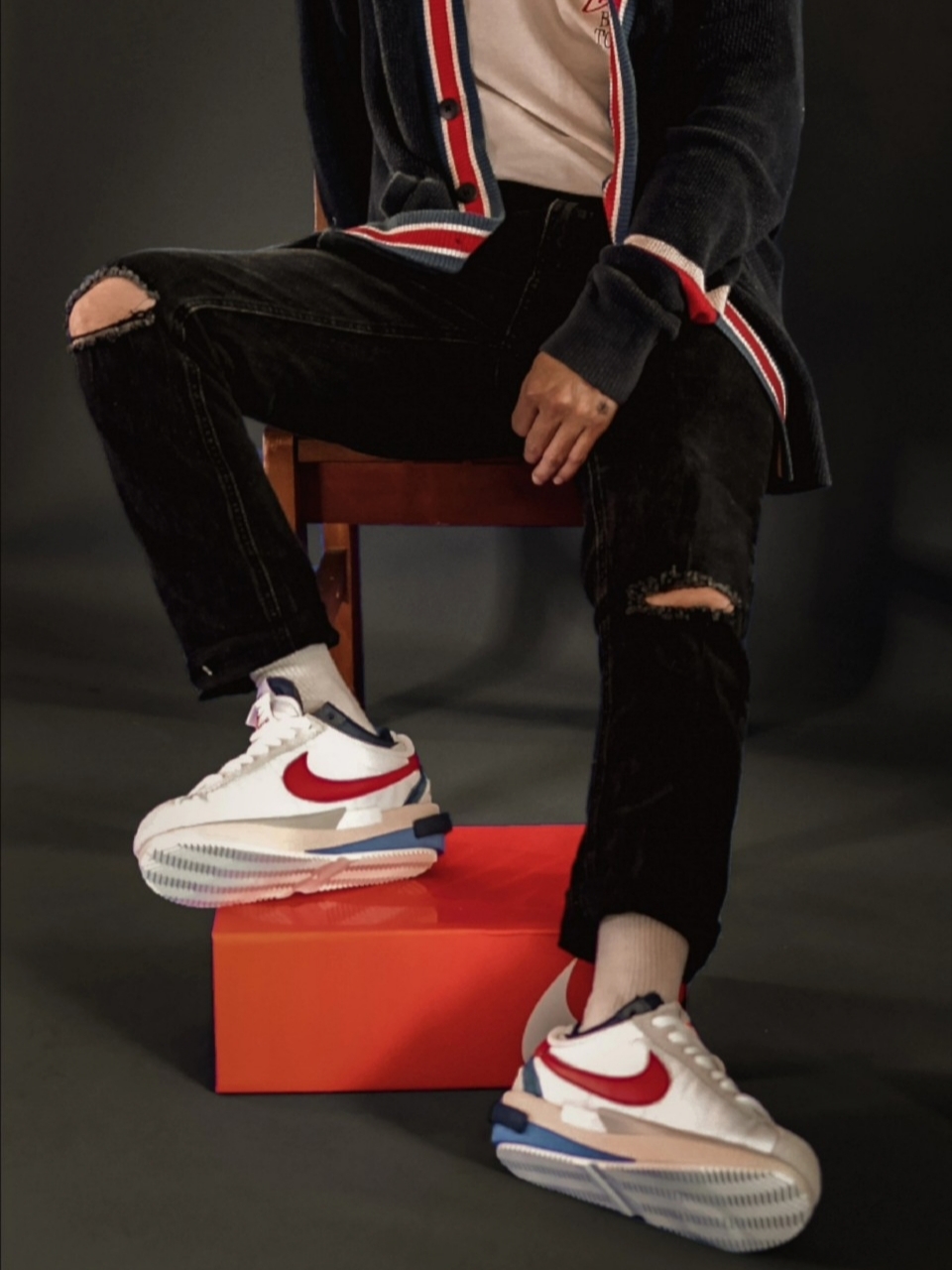 Nike x Sacai Zoom Cortez SP White and University Red 착용 스타일