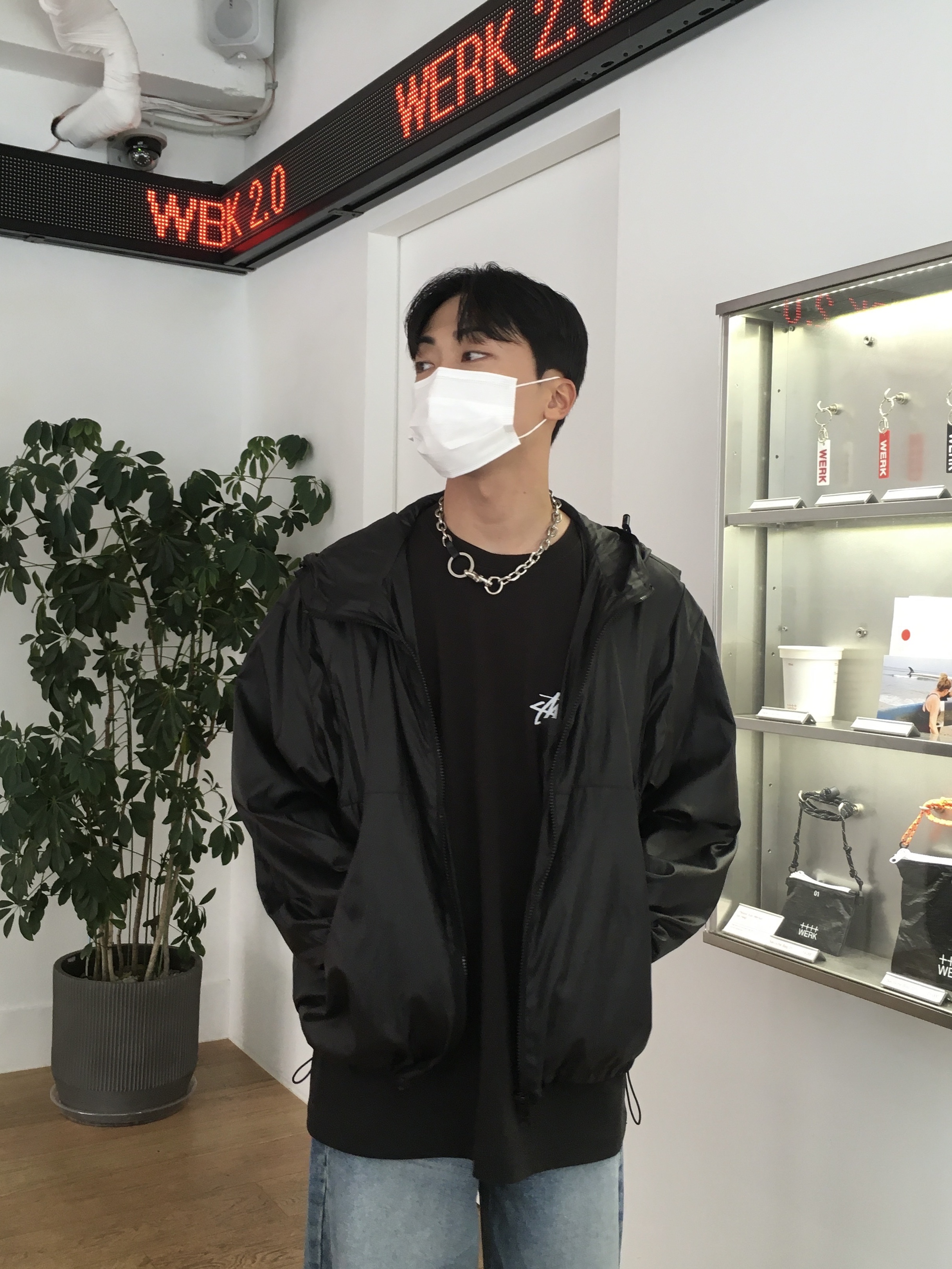 Our Legacy Ladon Brass Keychain Matte Nickel, Nike Air Force 1 '07 Low White 착용 스타일 - 3