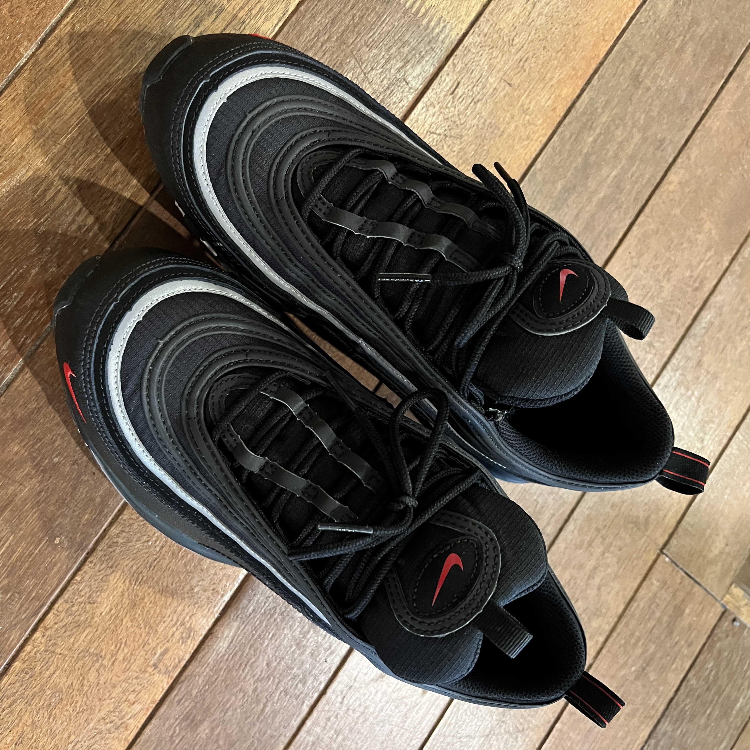 Nike Air Max 97 Black Sport Red 착용 스타일 - 1