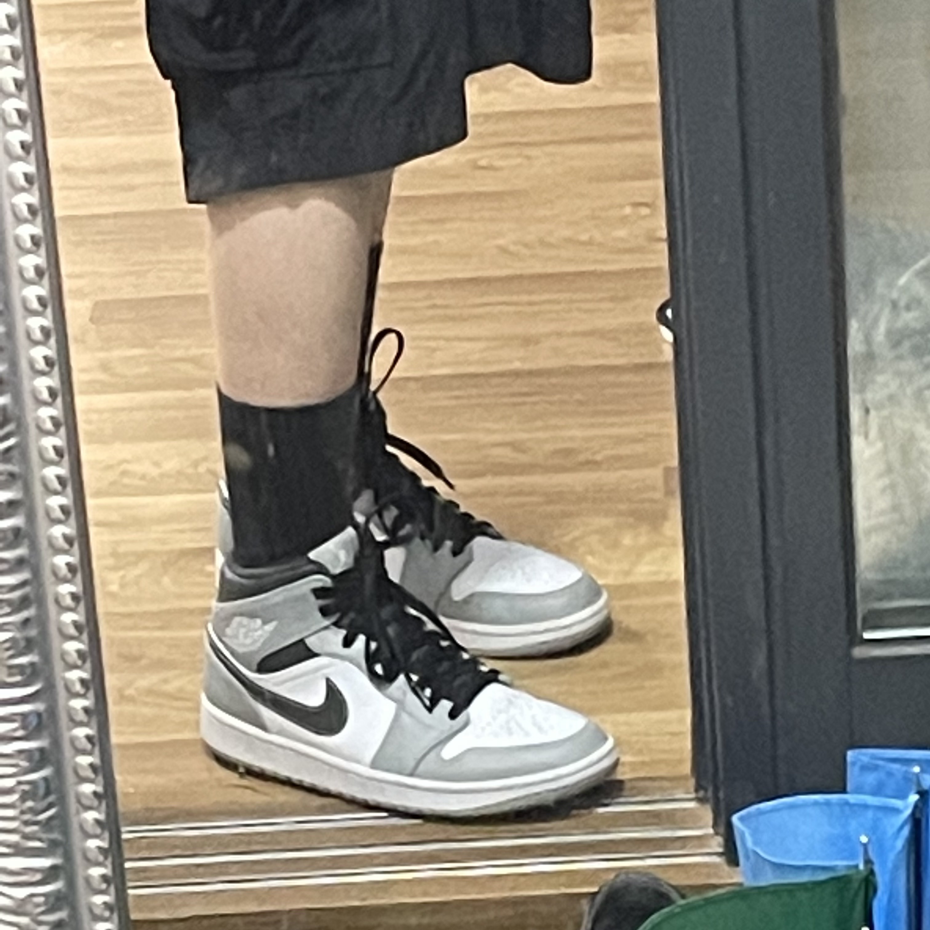 Jordan 1 Mid Light Smoke Grey Anthracite 착용 스타일