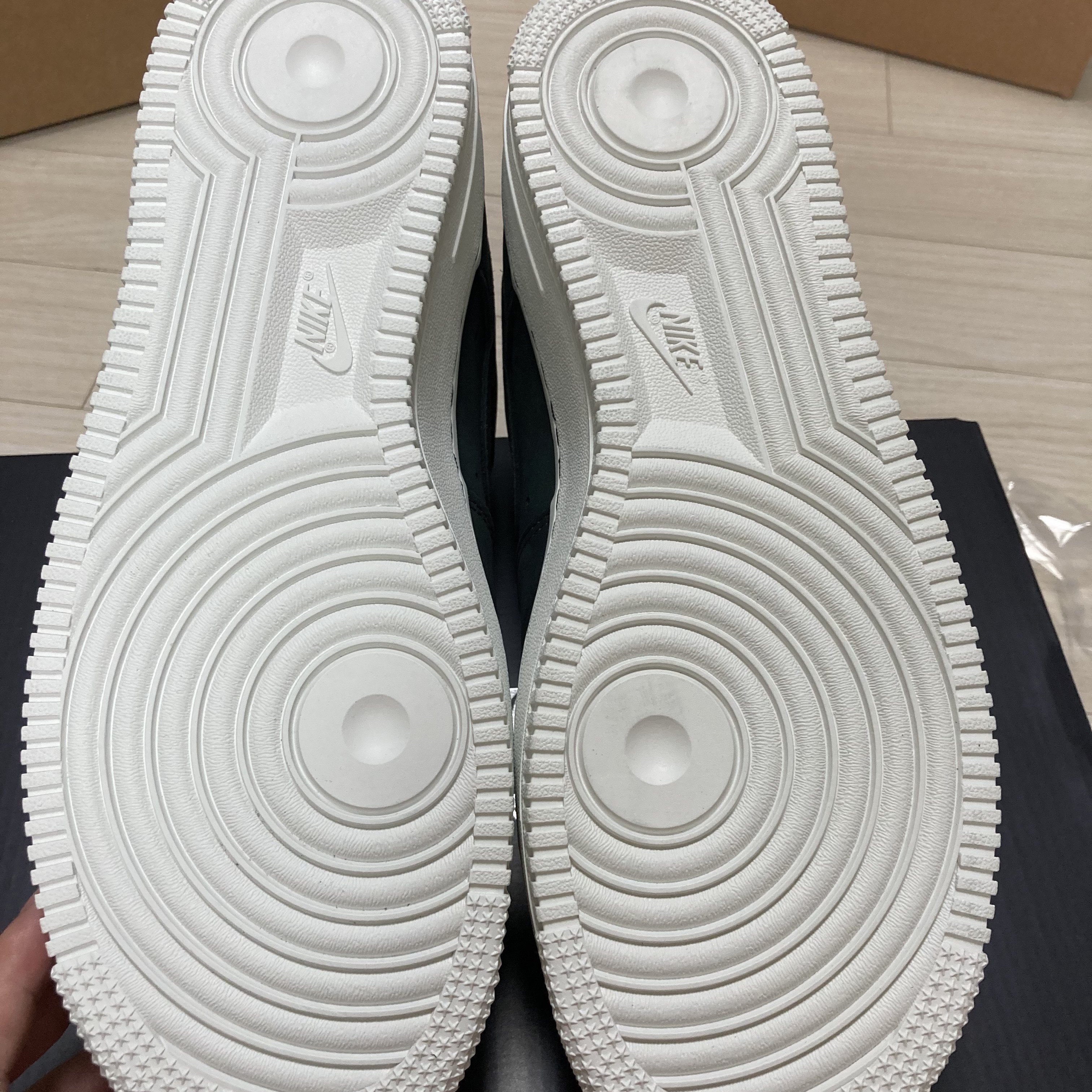 Nike Air Force 1 '07 LX Off Noir 착용 스타일 - 4