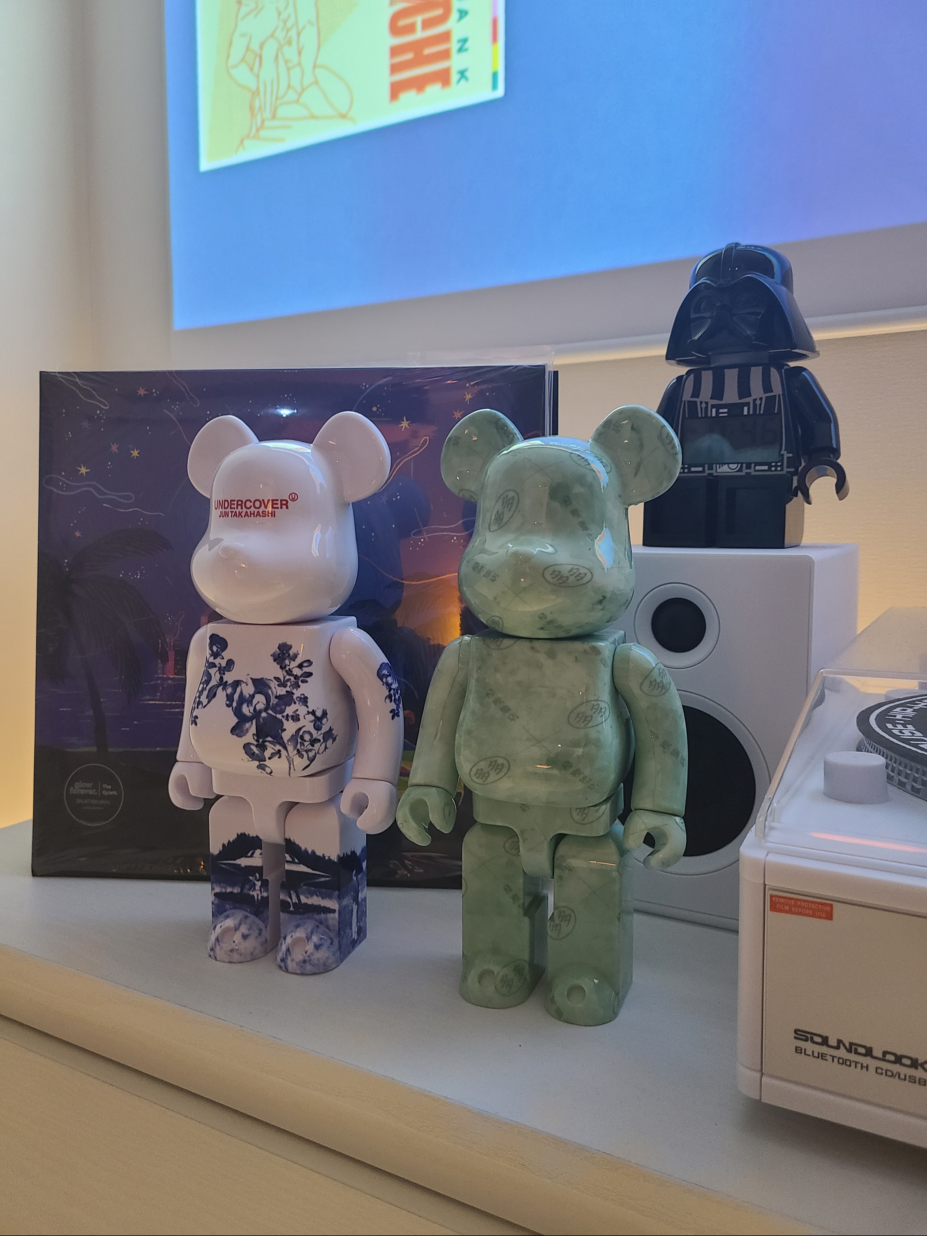 Bearbrick x Undercover Jun Takahashi Ceramic UFO 100% & 400% Set, Bearbrick x Dada 100% & 400% Set 착용 스타일