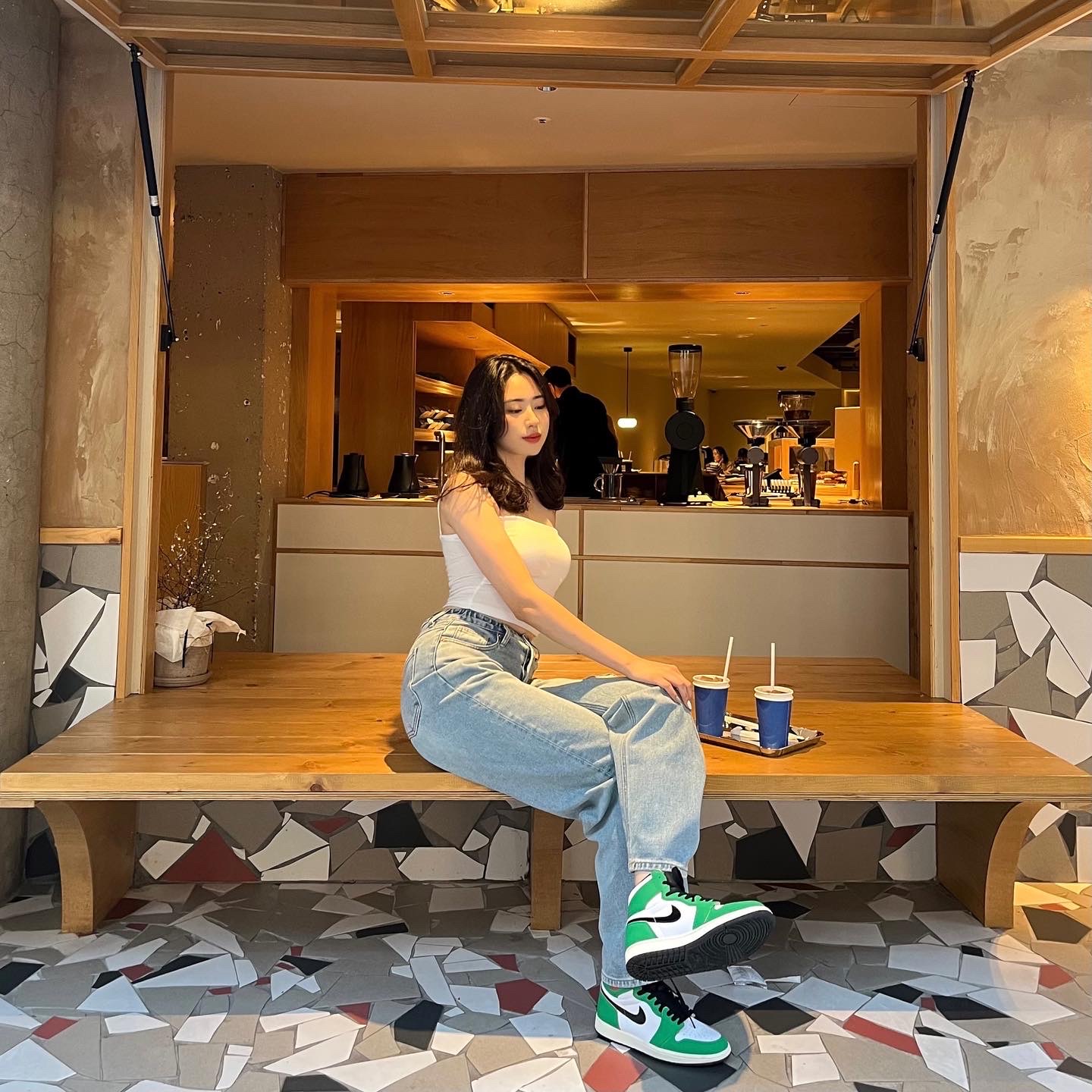 (W) Jordan 1 Retro High OG Lucky Green 착용 스타일 - 2